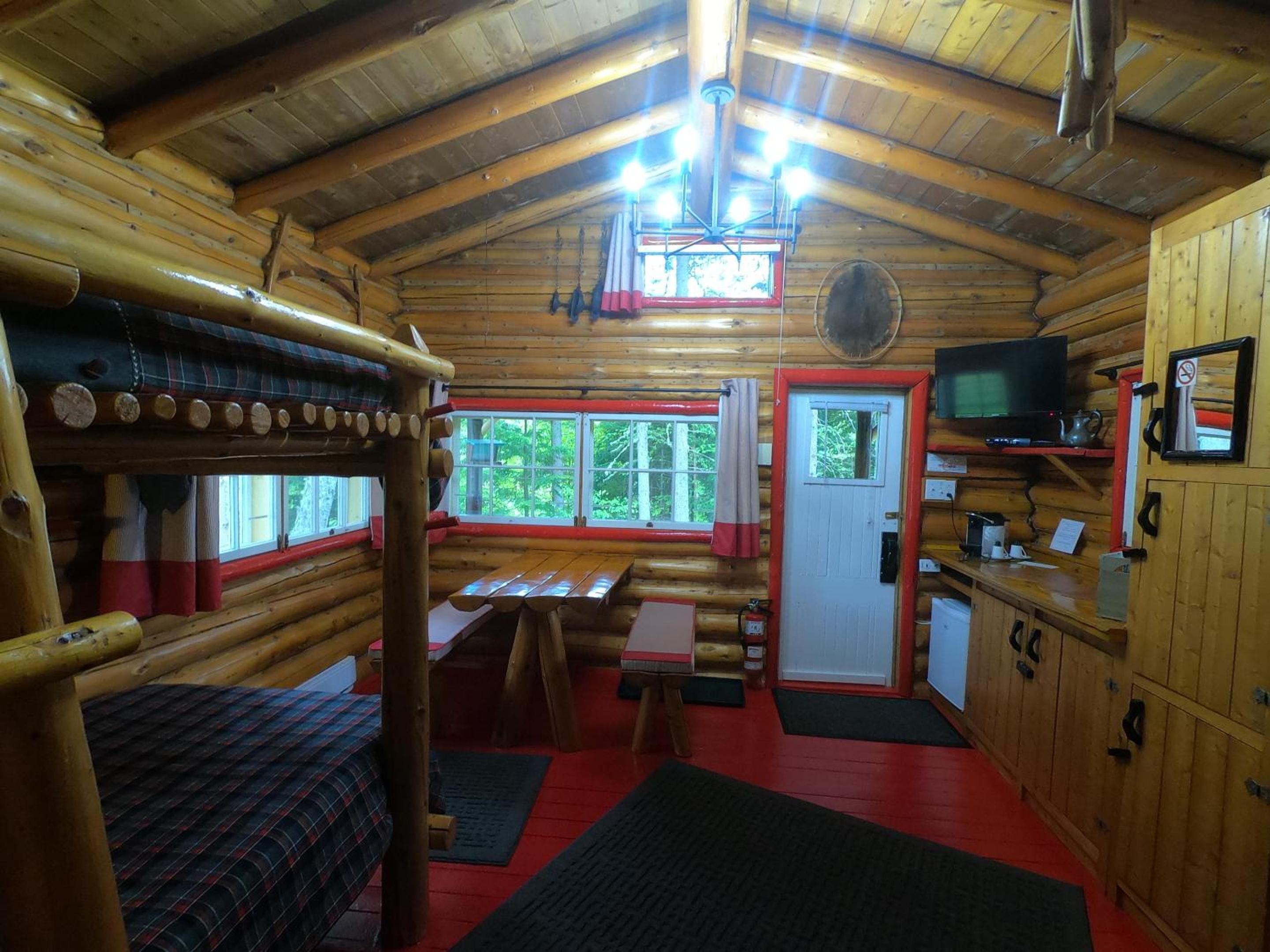 Quadruple Room with Private Bathroom photo 1