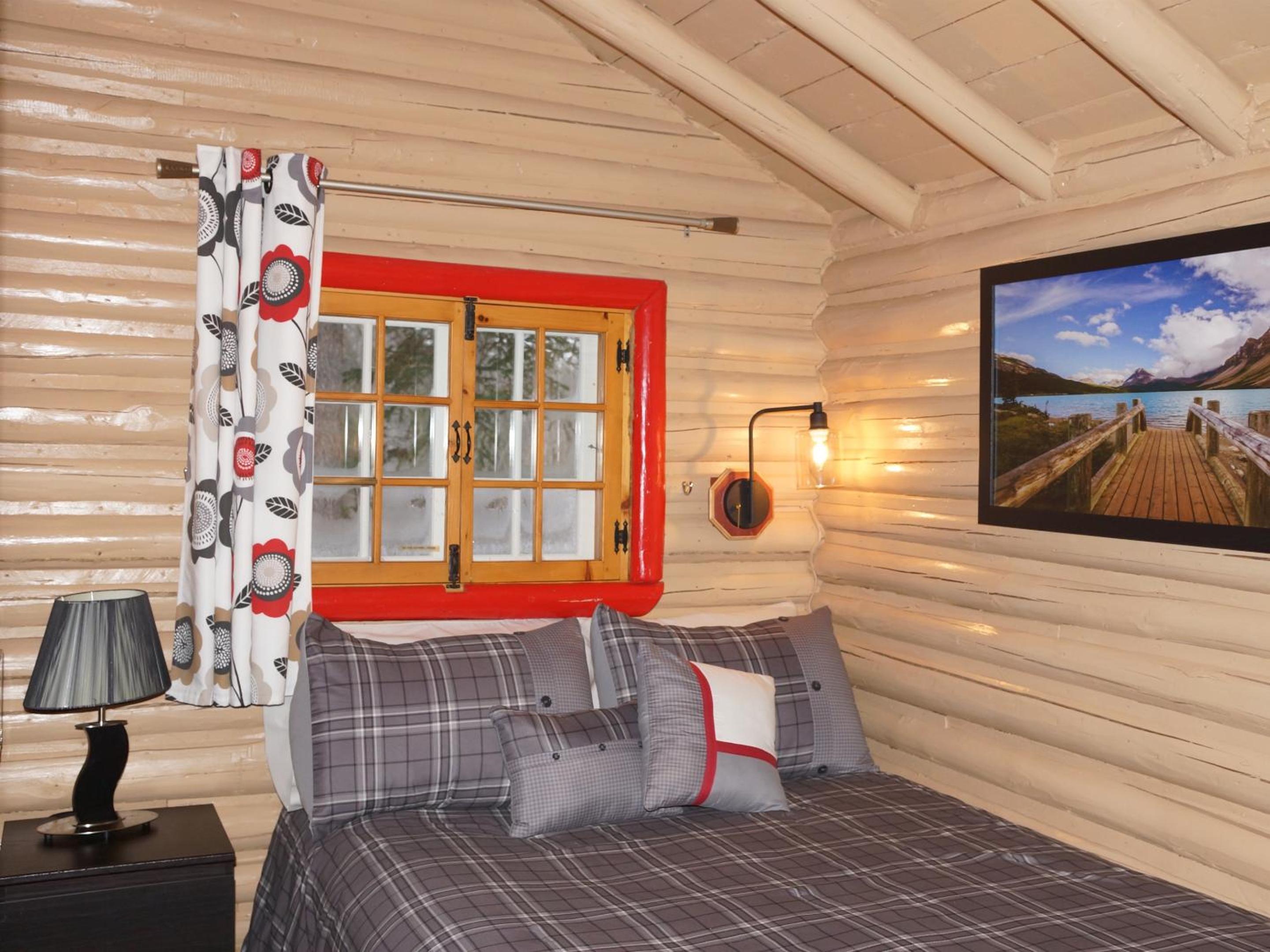 Quadruple Room with Private Bathroom photo 3