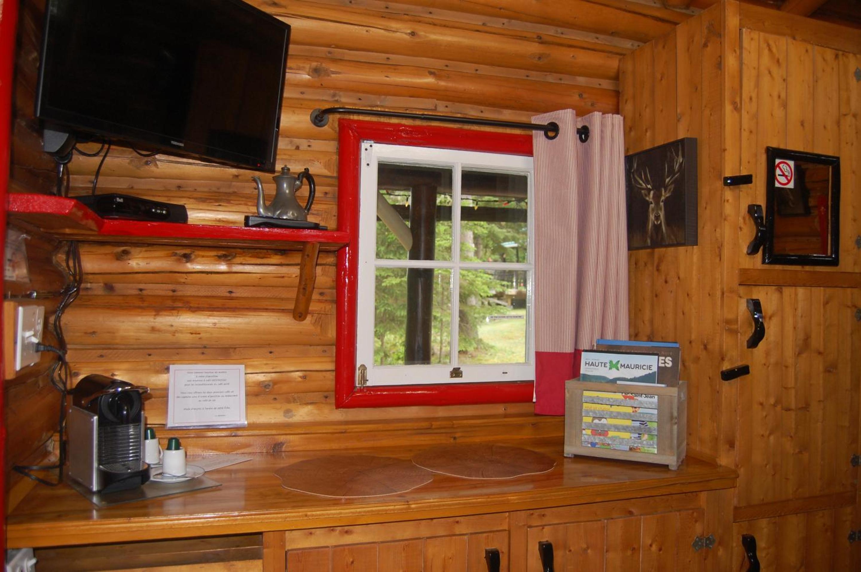 Quadruple Room with Private Bathroom photo 2