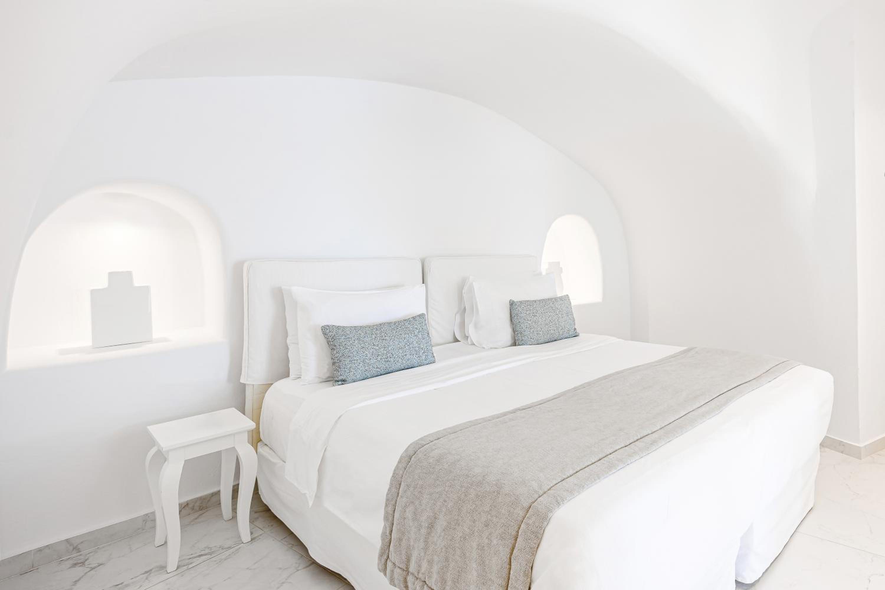 Two-Bedroom Suite - Photo 9