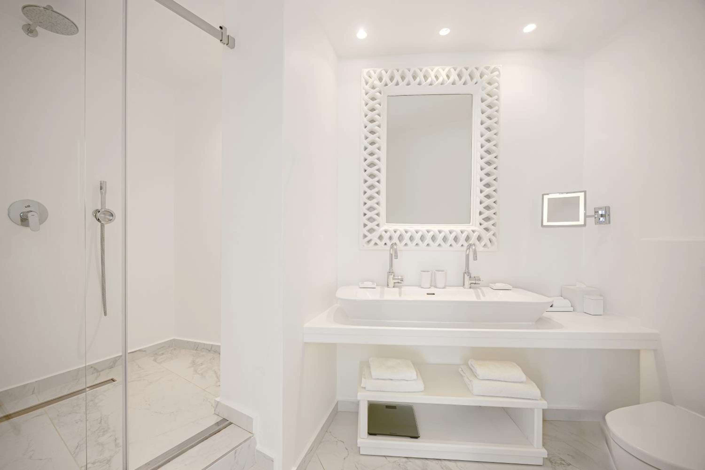 Two-Bedroom Suite - Photo 10