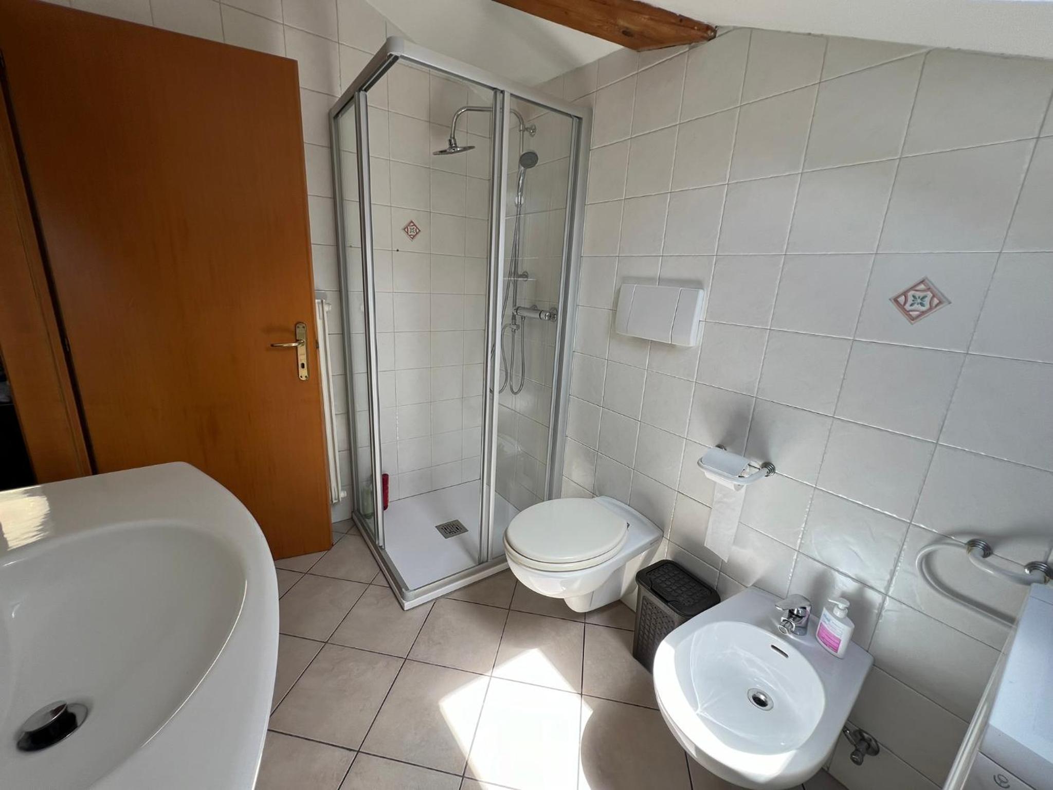 One-Bedroom Apartment with Garden photo 2