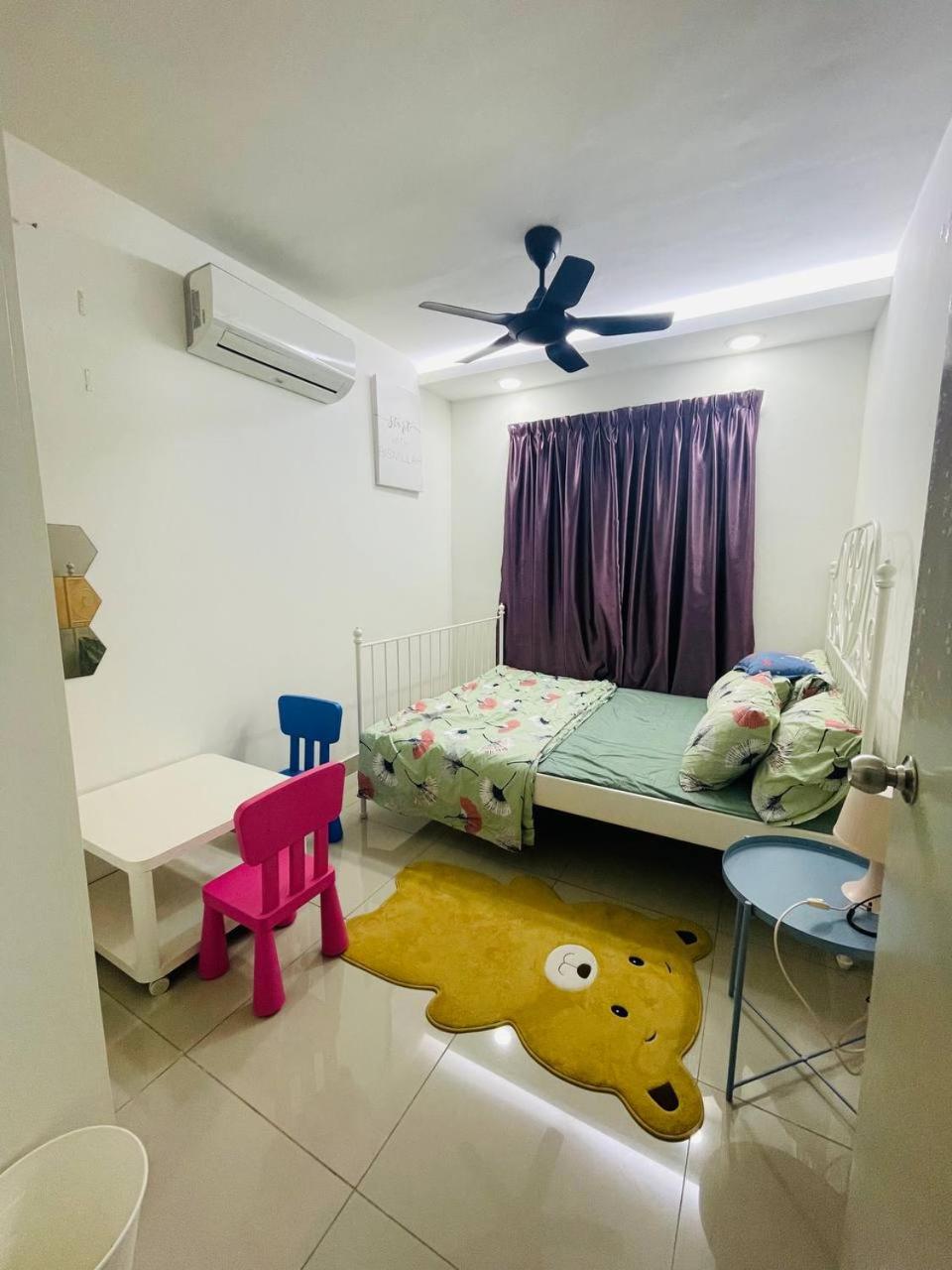Three-Bedroom Apartment photo 2
