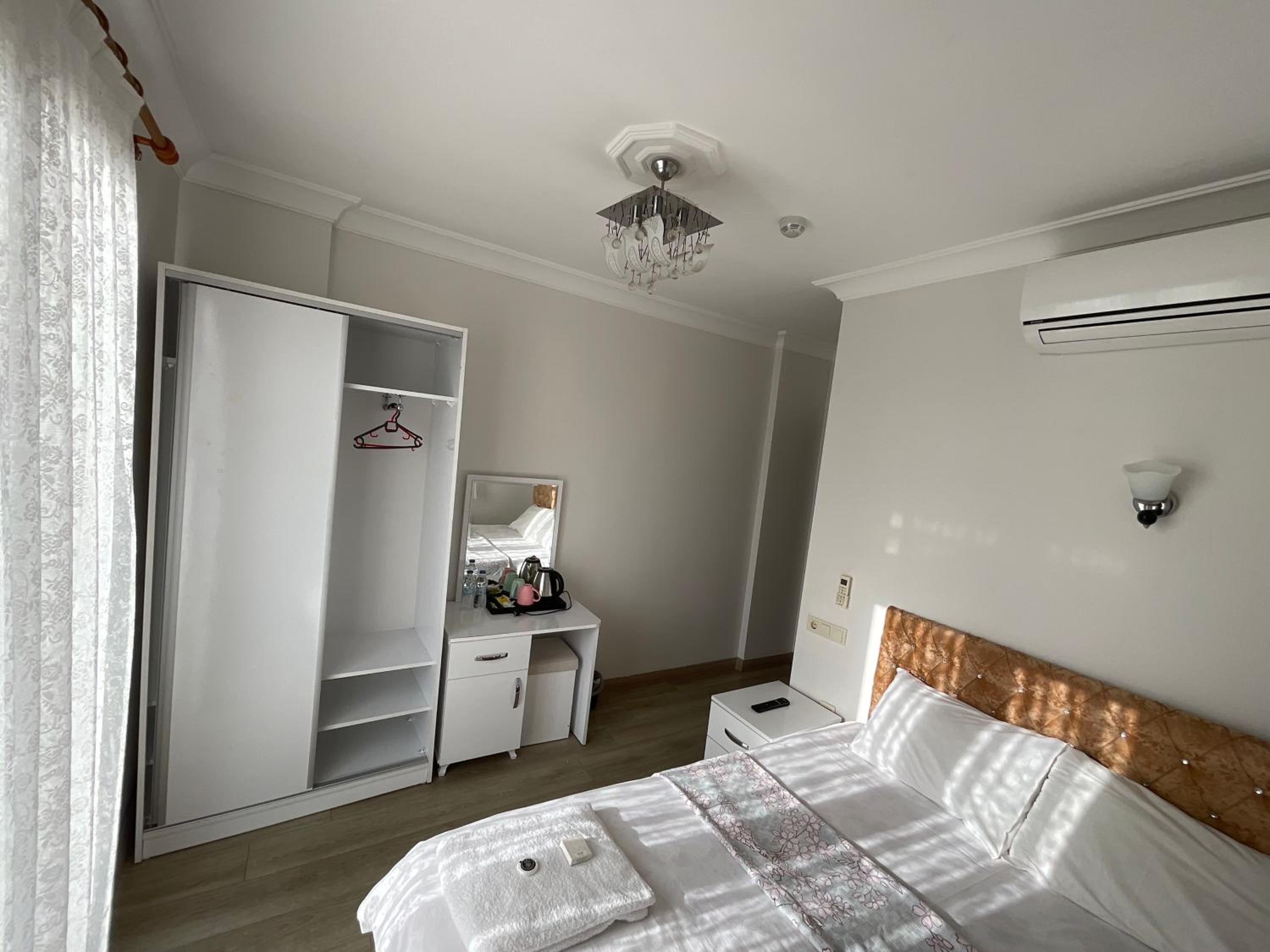 Luxury Triple Room photo 2