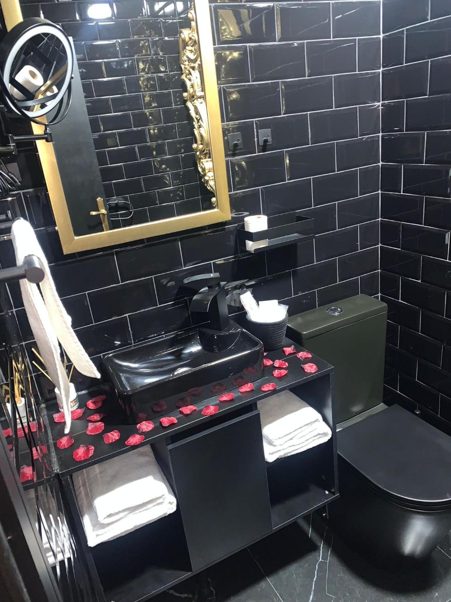 Deluxe Suite with Spa Bath photo 3