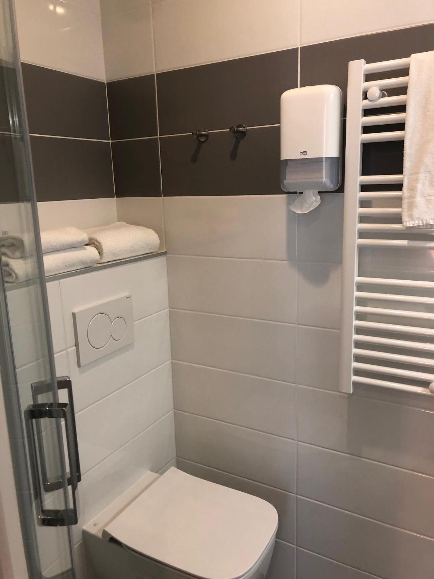 Single Room photo 3