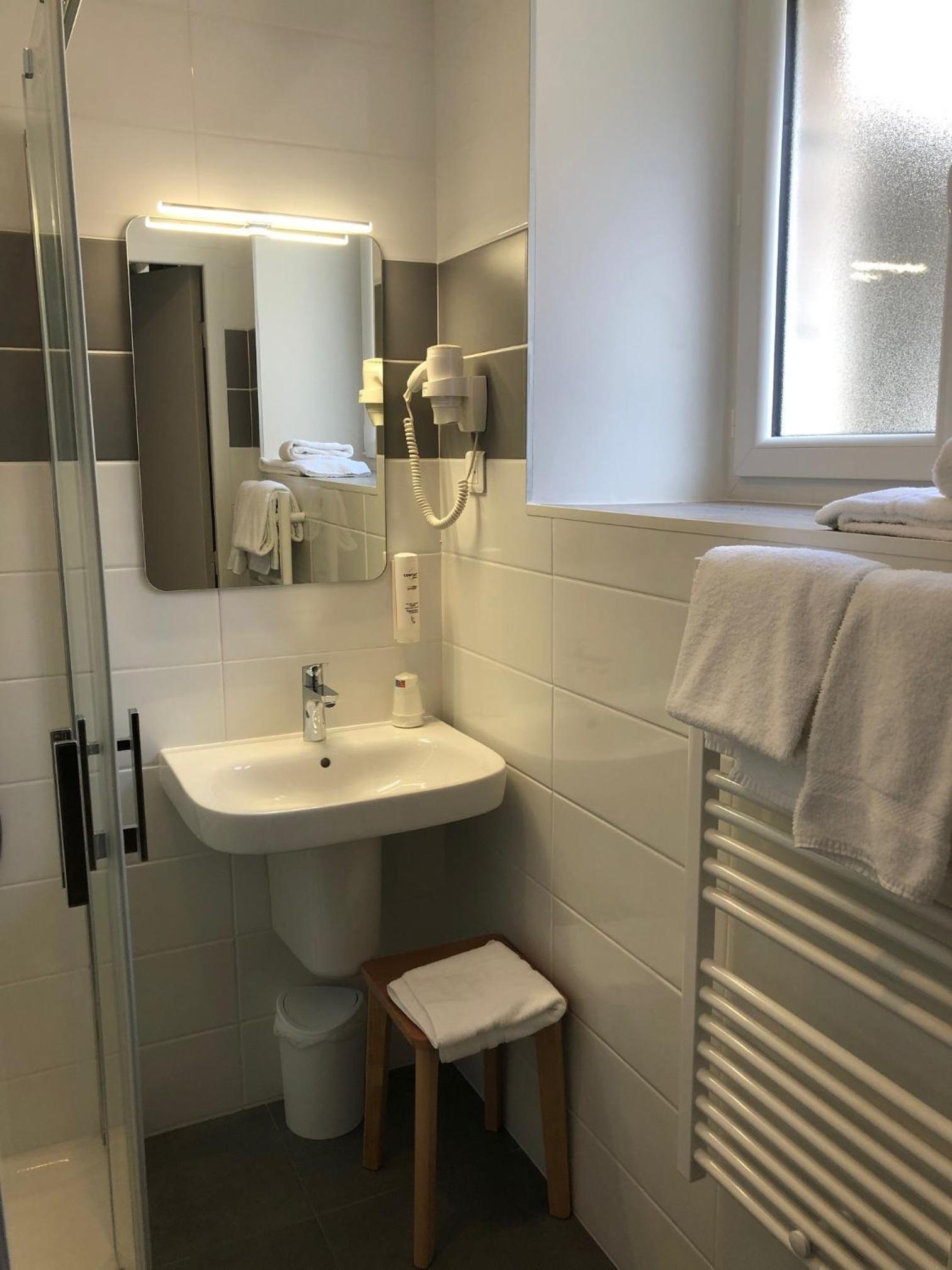 Double Room - Photo 2