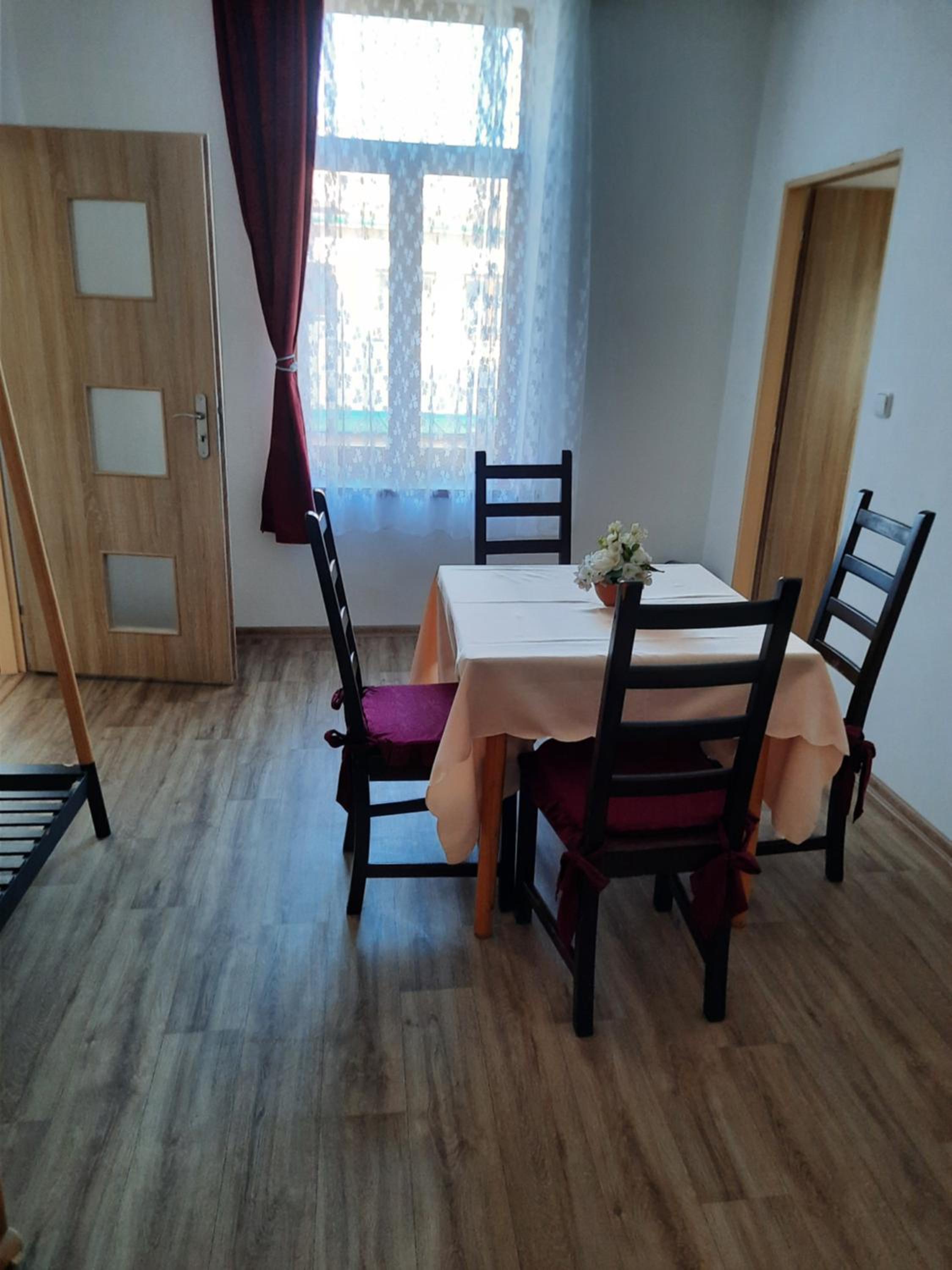 Deluxe Queen Suite - Photo 5
