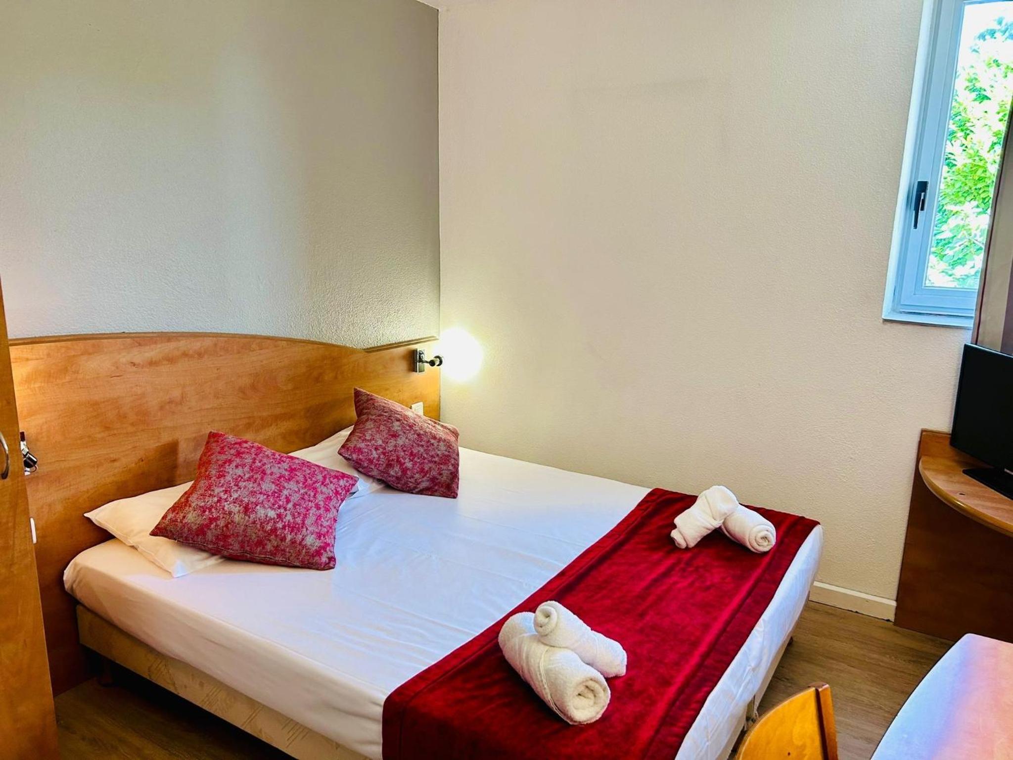 Double Room - Photo 9