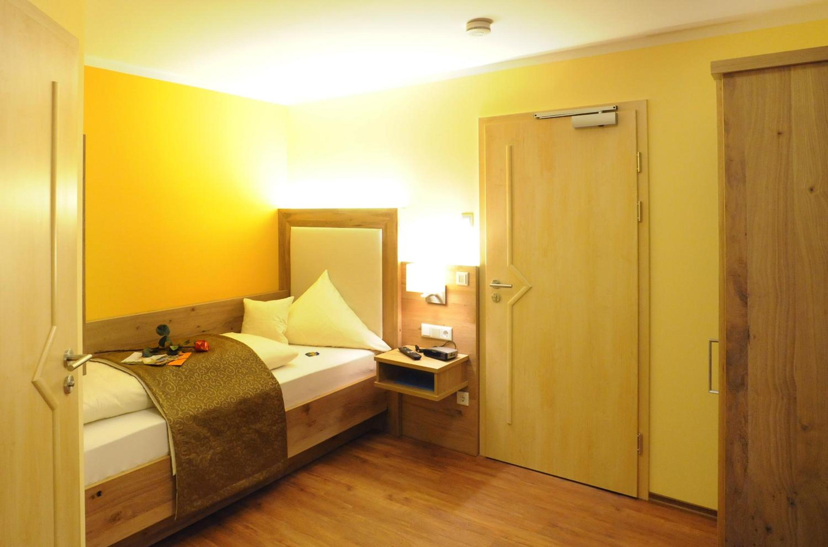 Single Room photo 3