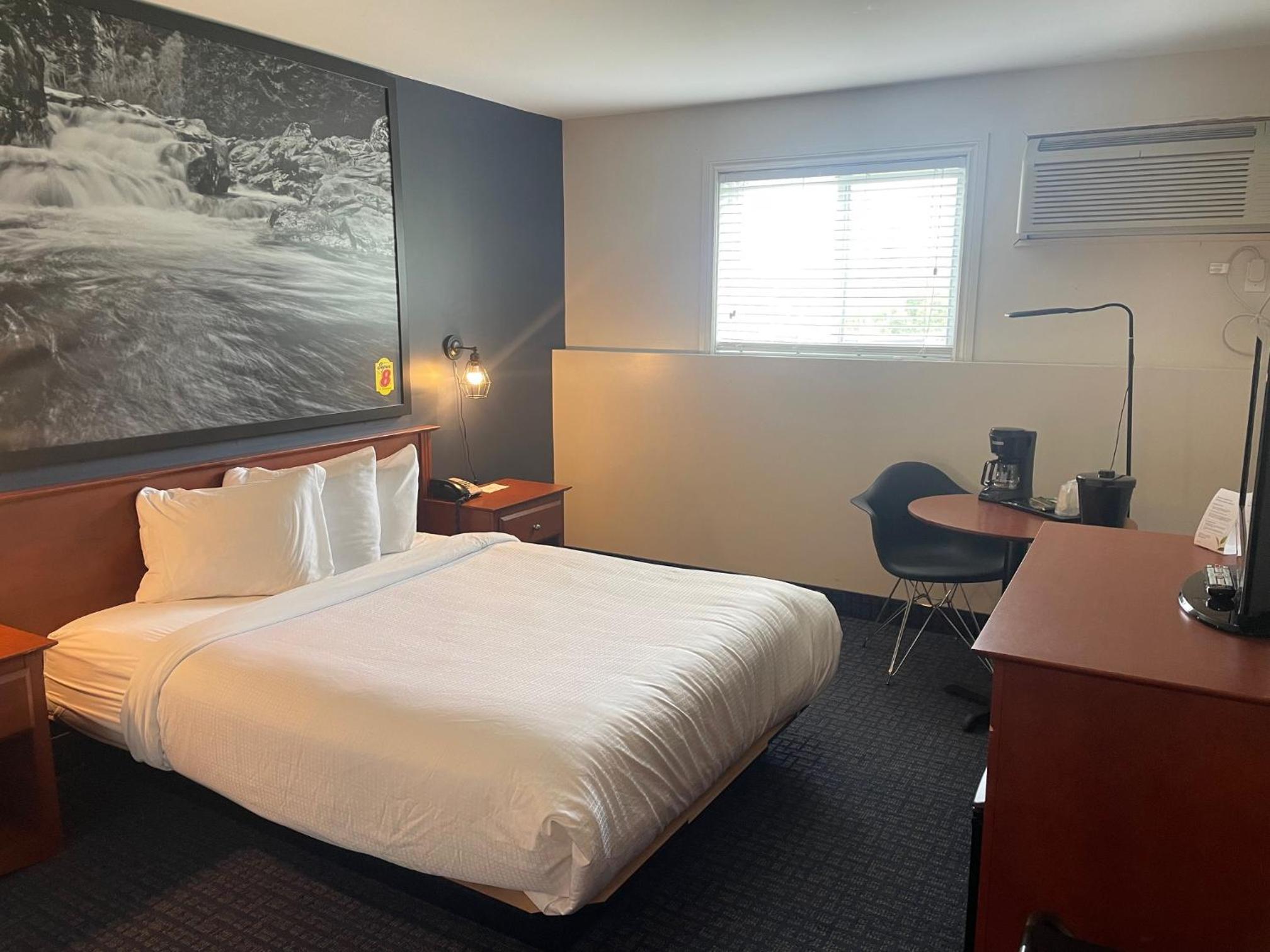 King Room - Disability Access - Non-Smoking - Photo 4