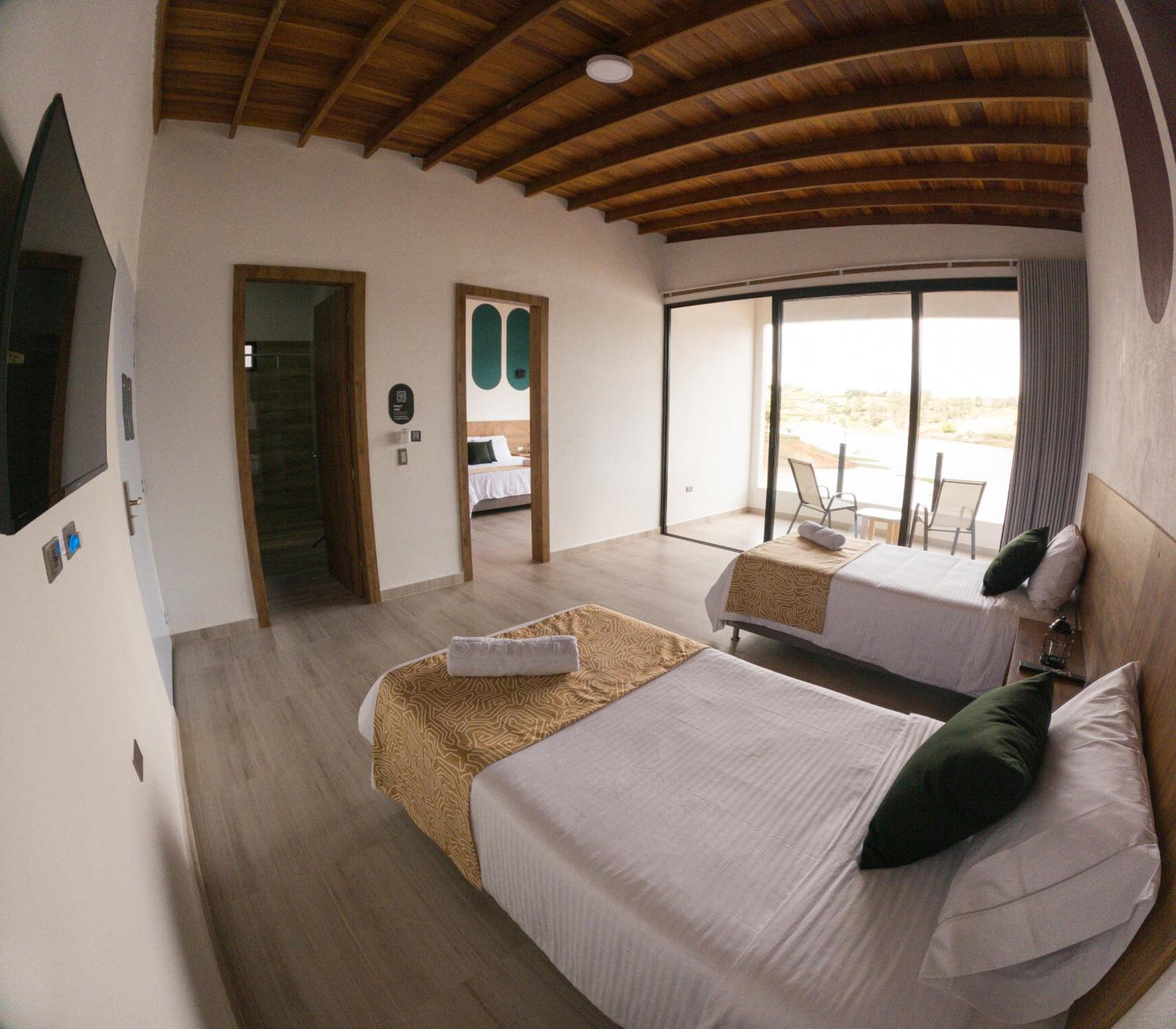 Deluxe Quadruple Room photo 3
