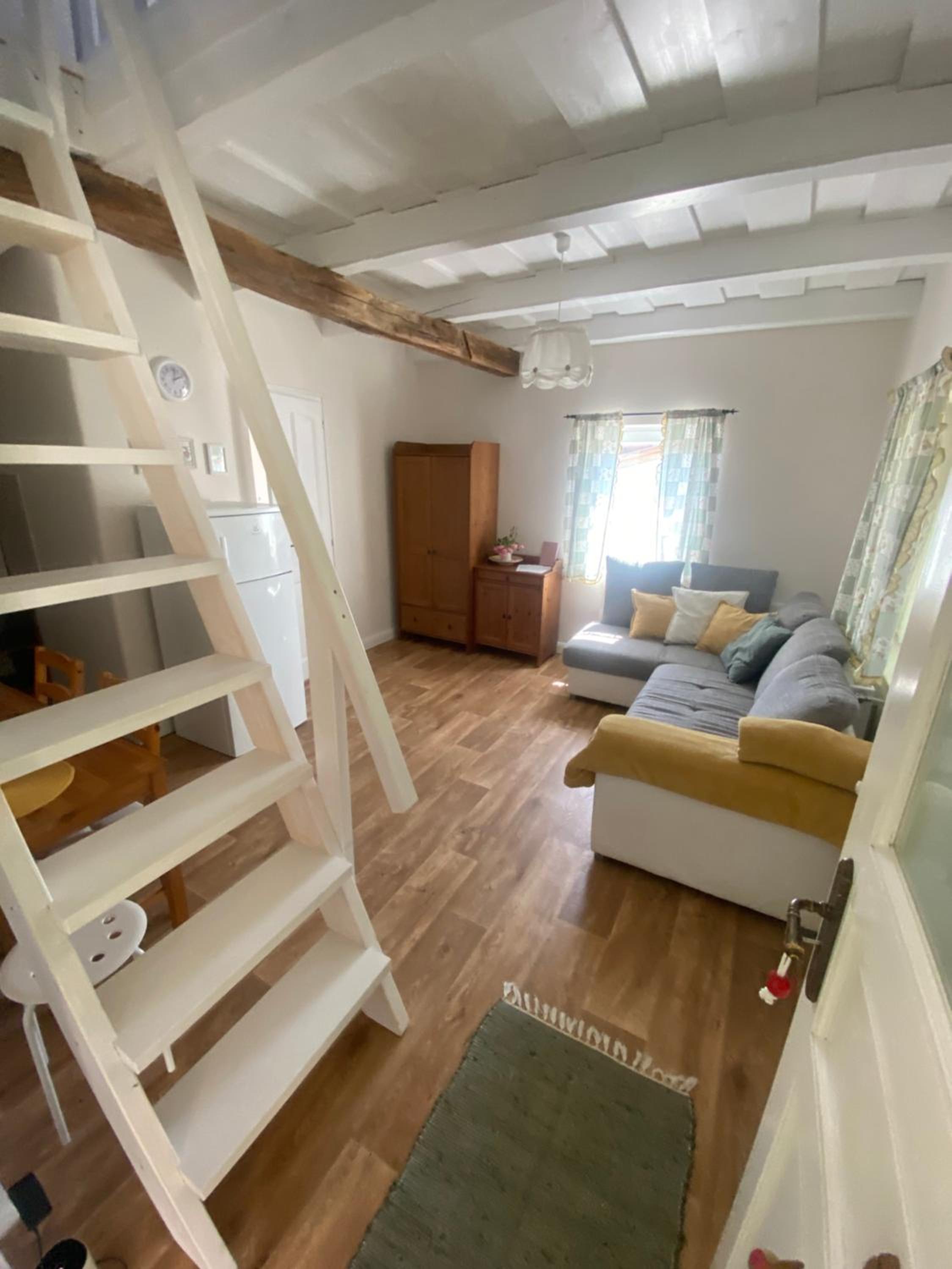 One-Bedroom Apartment photo 2