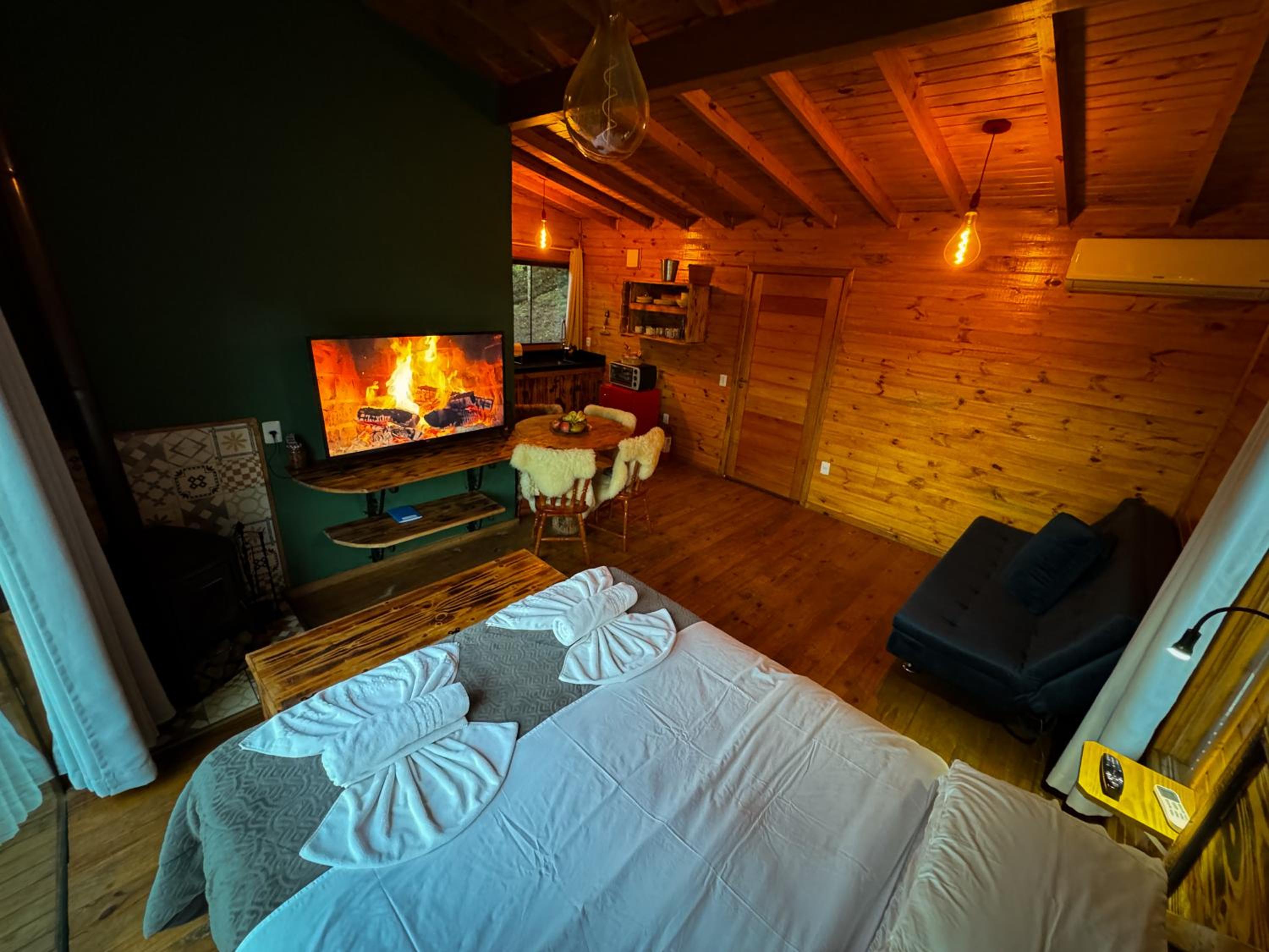 Chalet with Mountain View - Photo 6