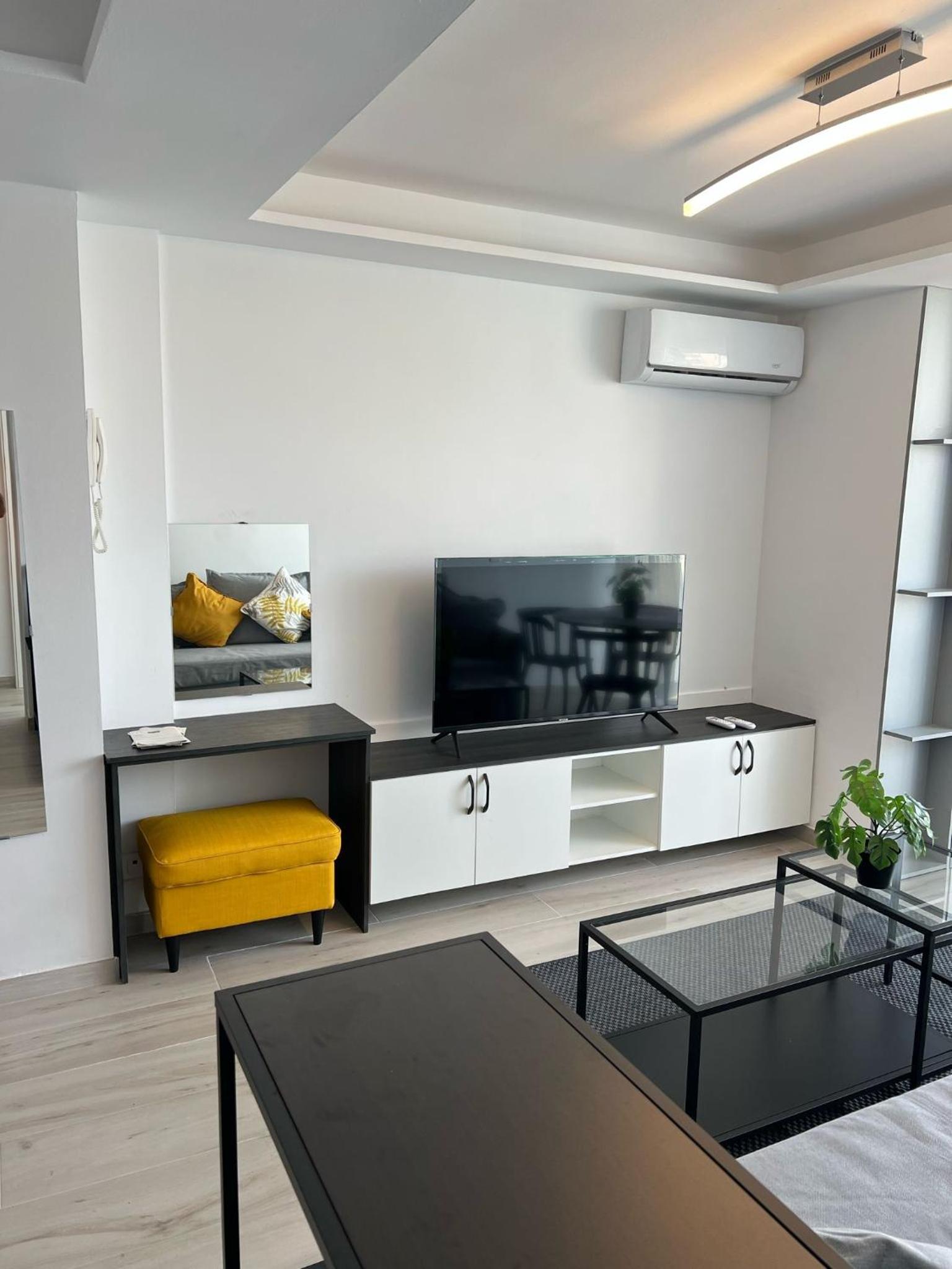 One-Bedroom Apartment photo 3
