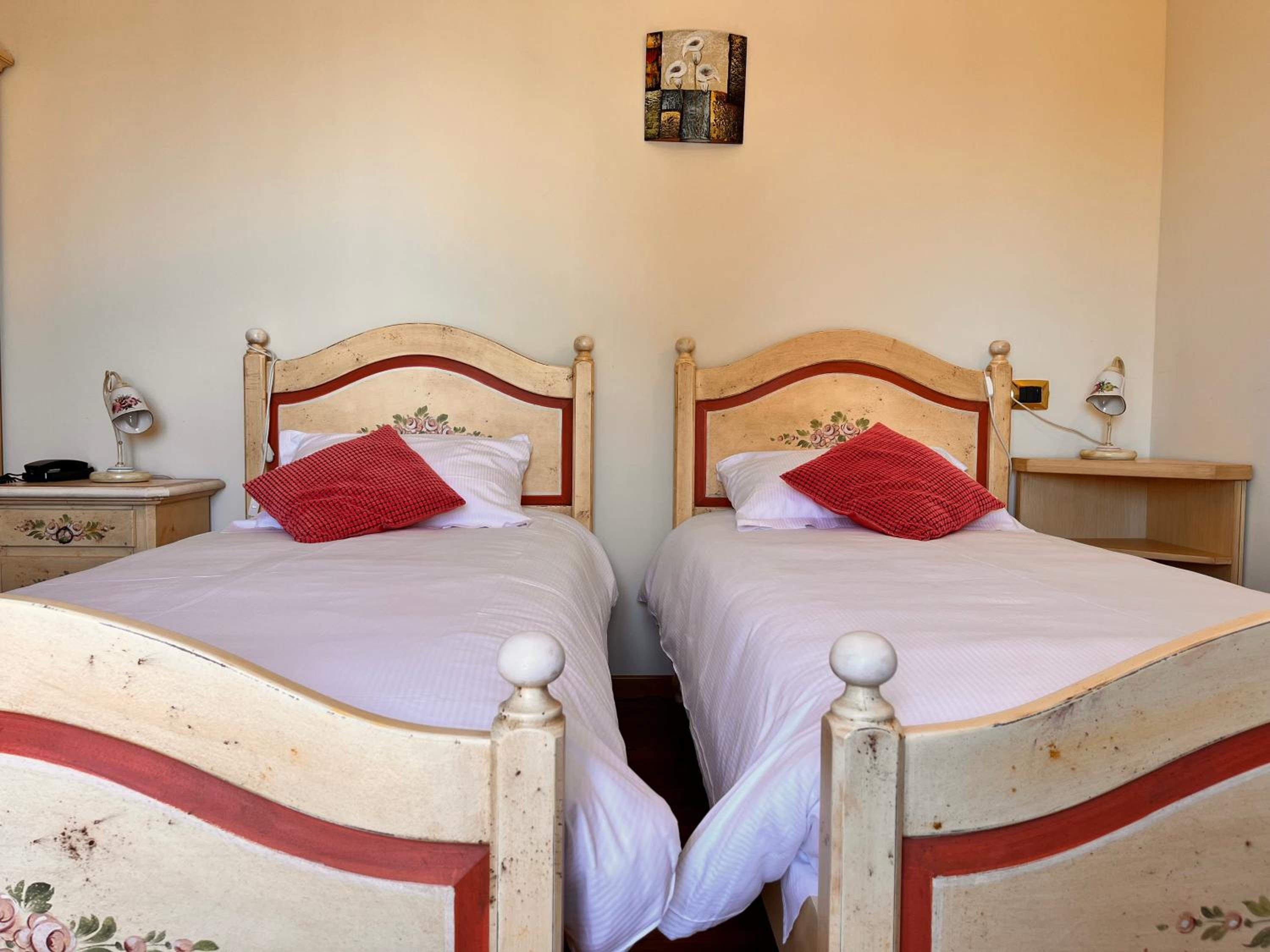 Twin Room with Private External Bathroom