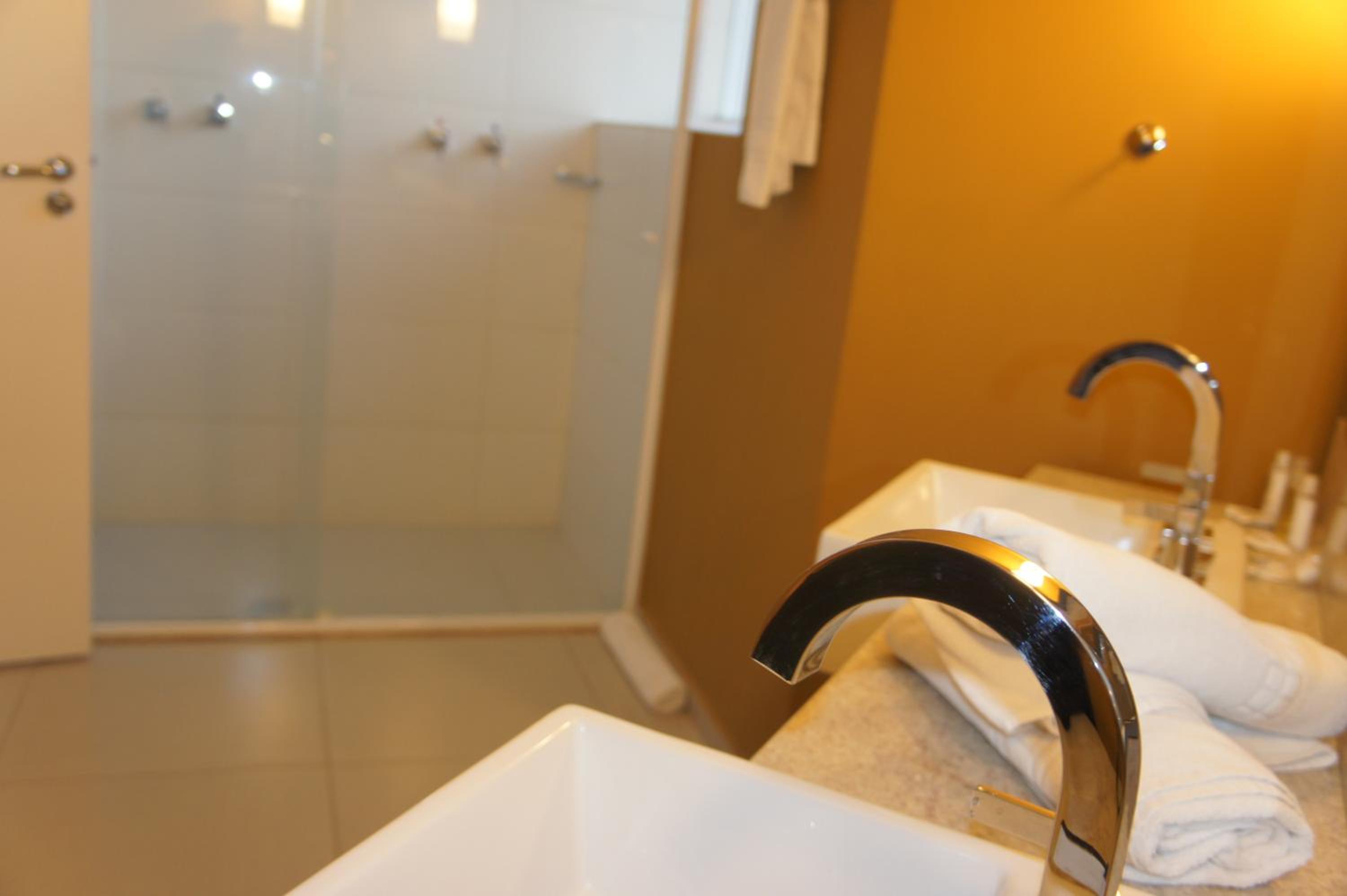 Deluxe Suite - Photo 12