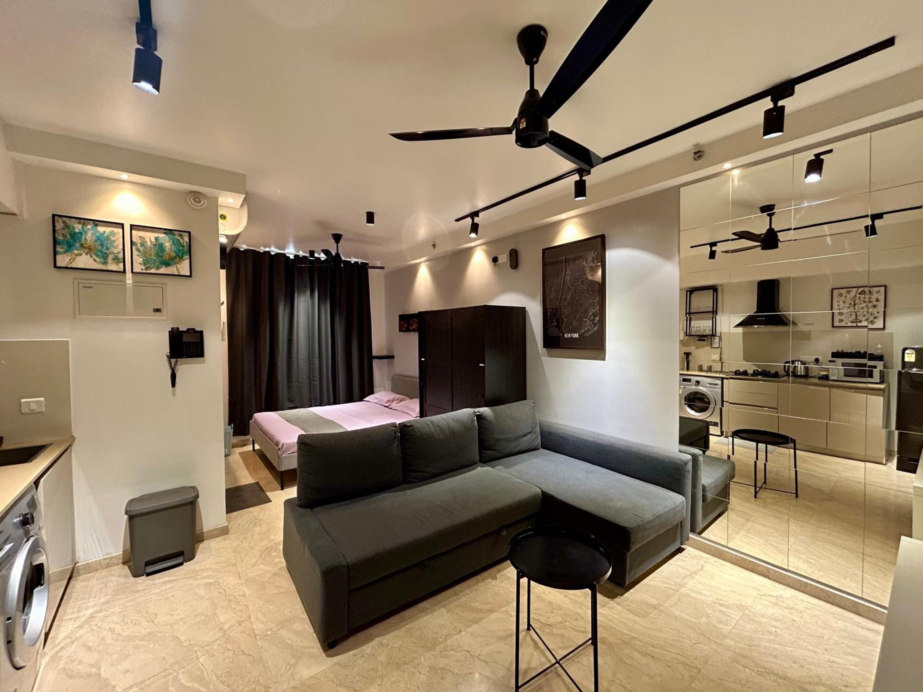 One-Bedroom Apartment photo 1