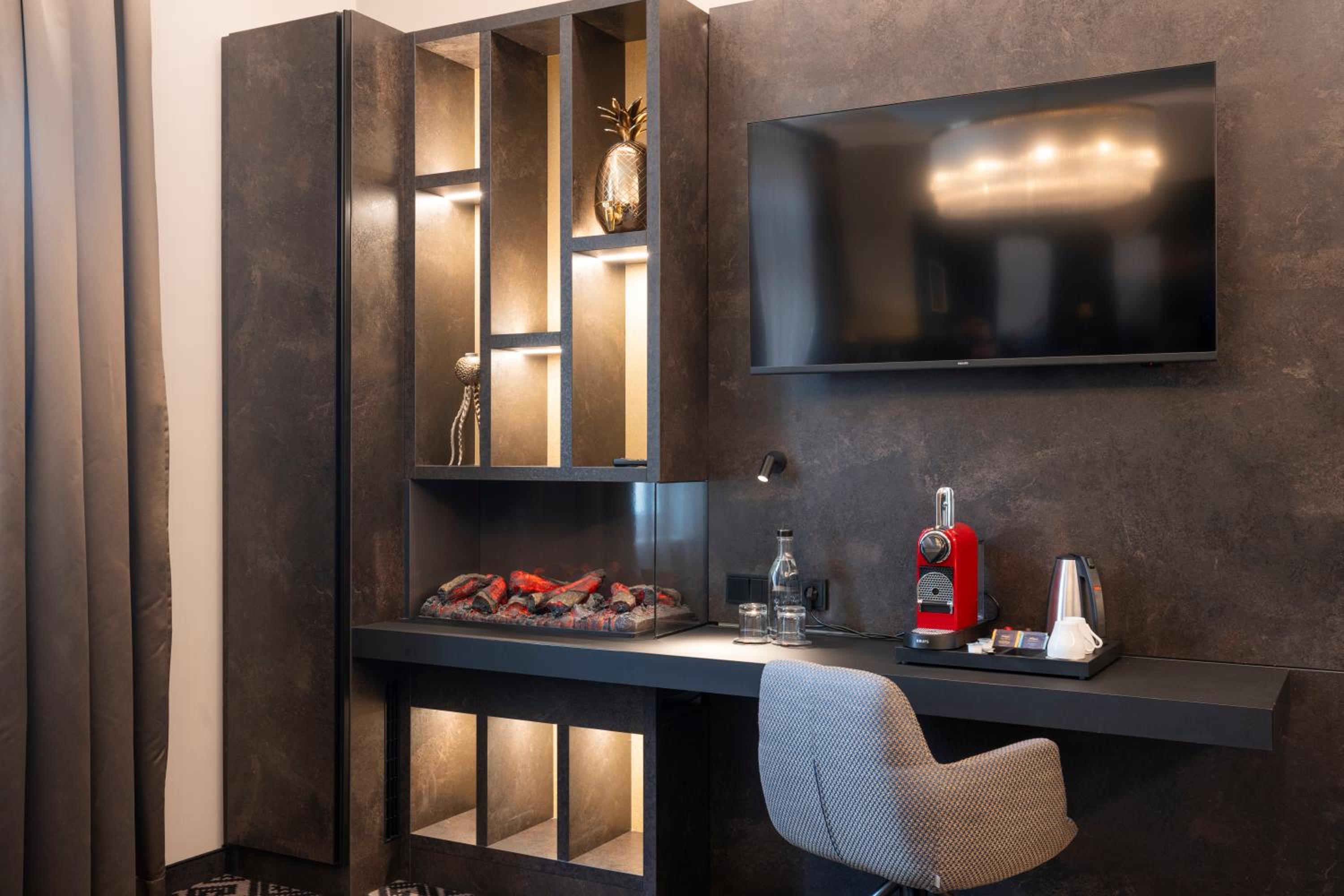Deluxe Junior Suite photo 3