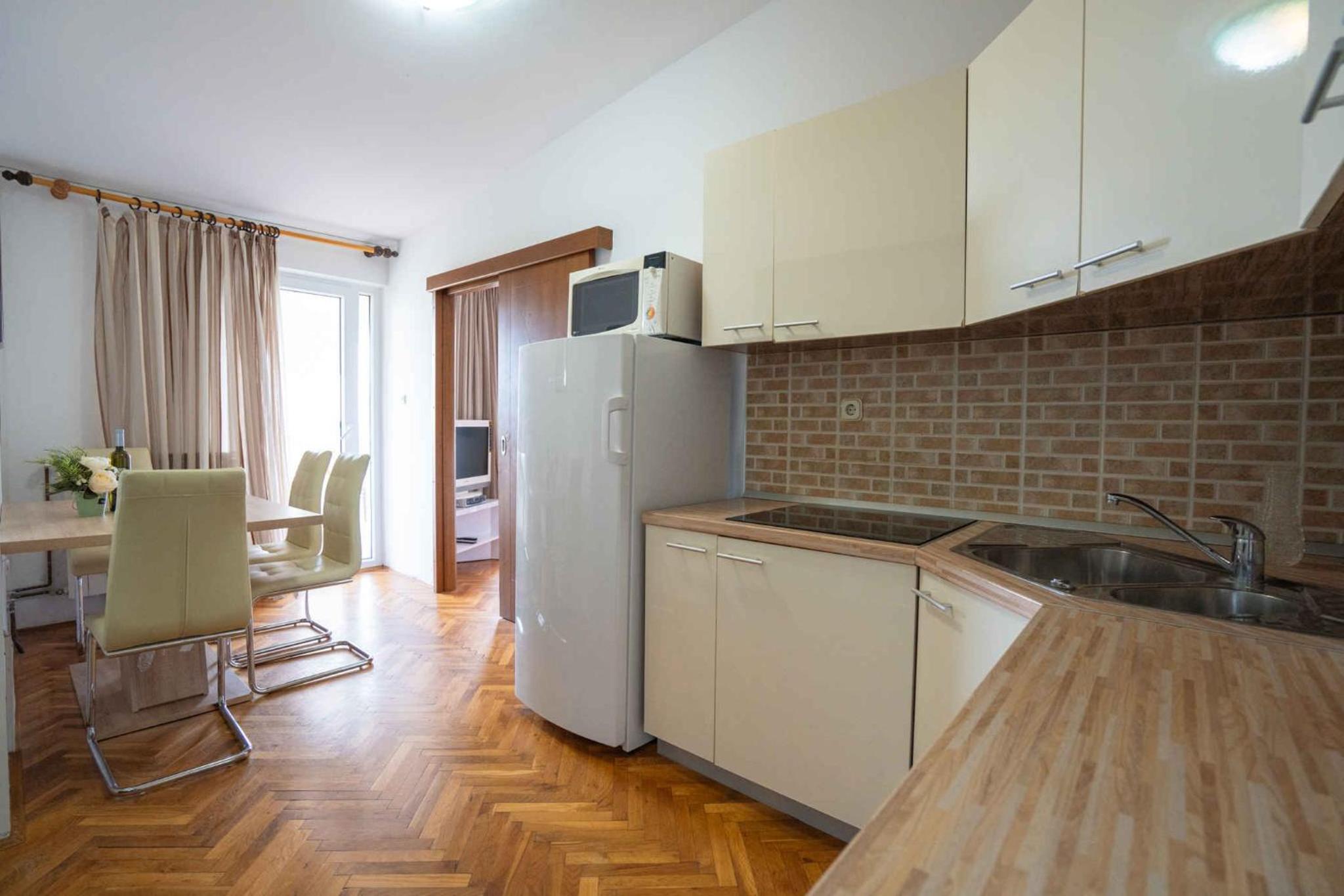 Apartment photo 3