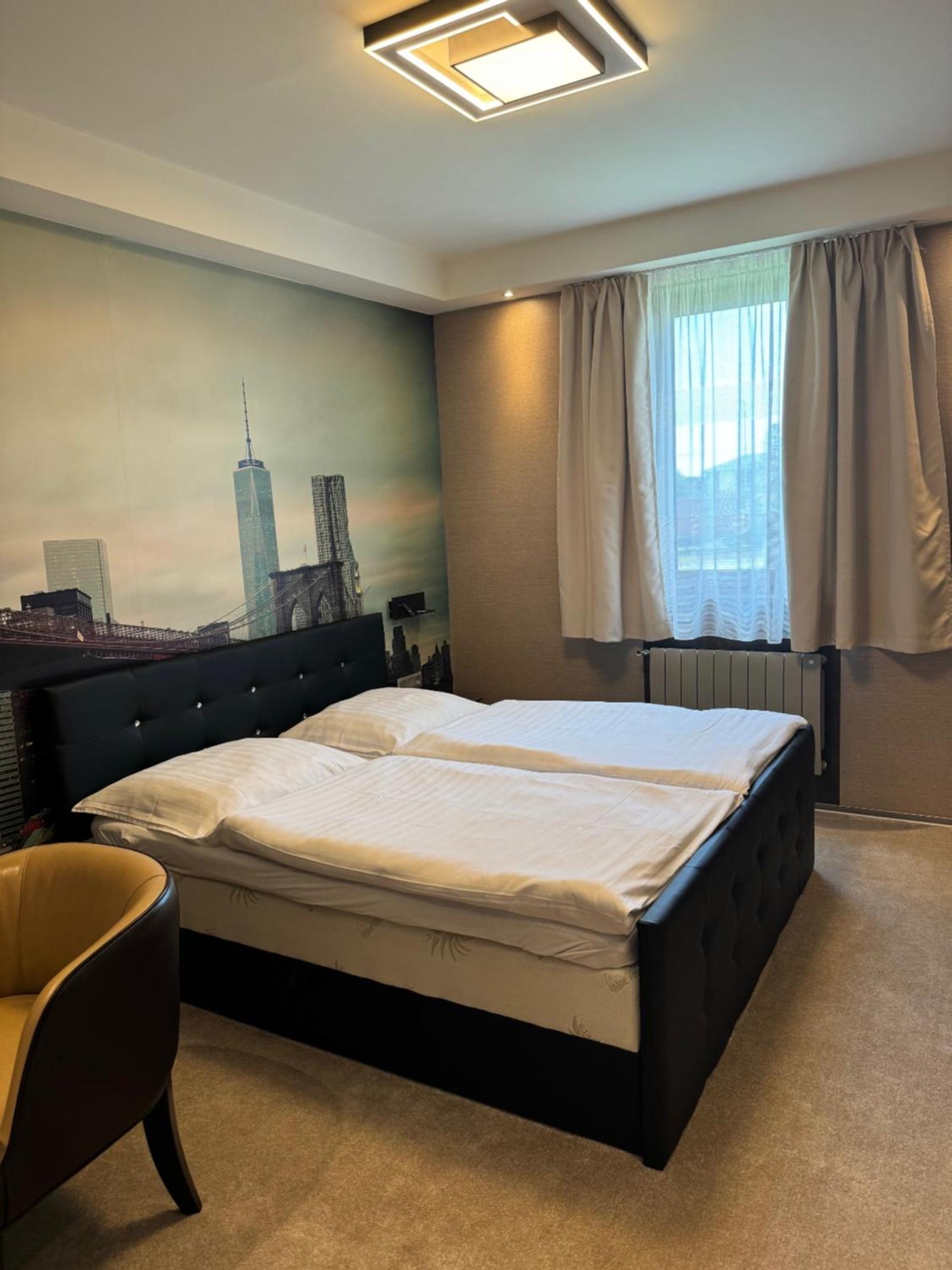 King Room with Two King Beds photo 2