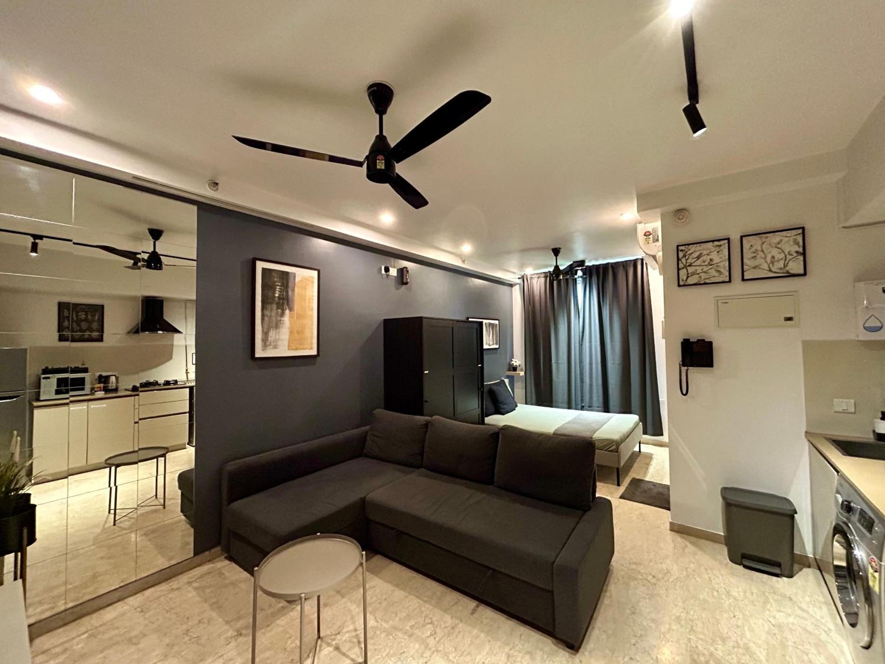 One-Bedroom Apartment photo 1