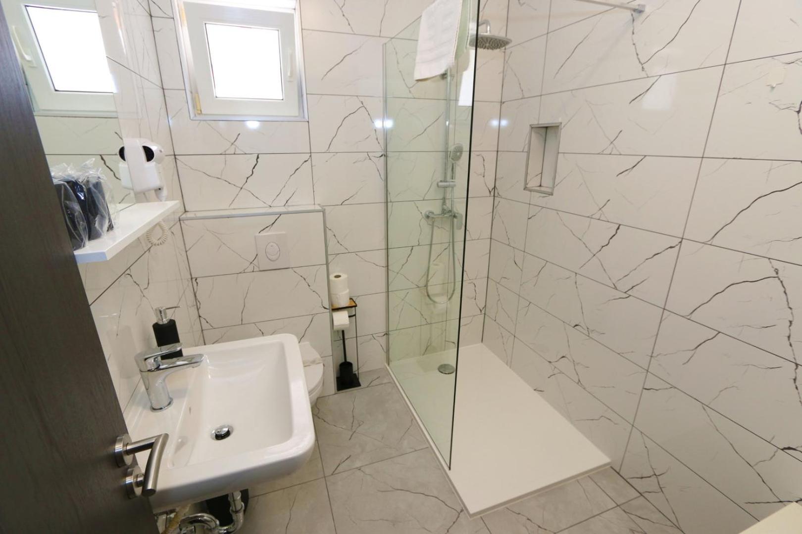 Triple Room - Photo 47