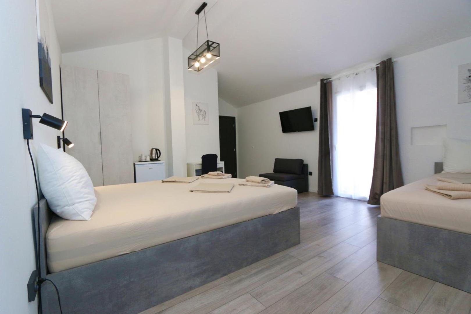 Triple Room - Photo 10