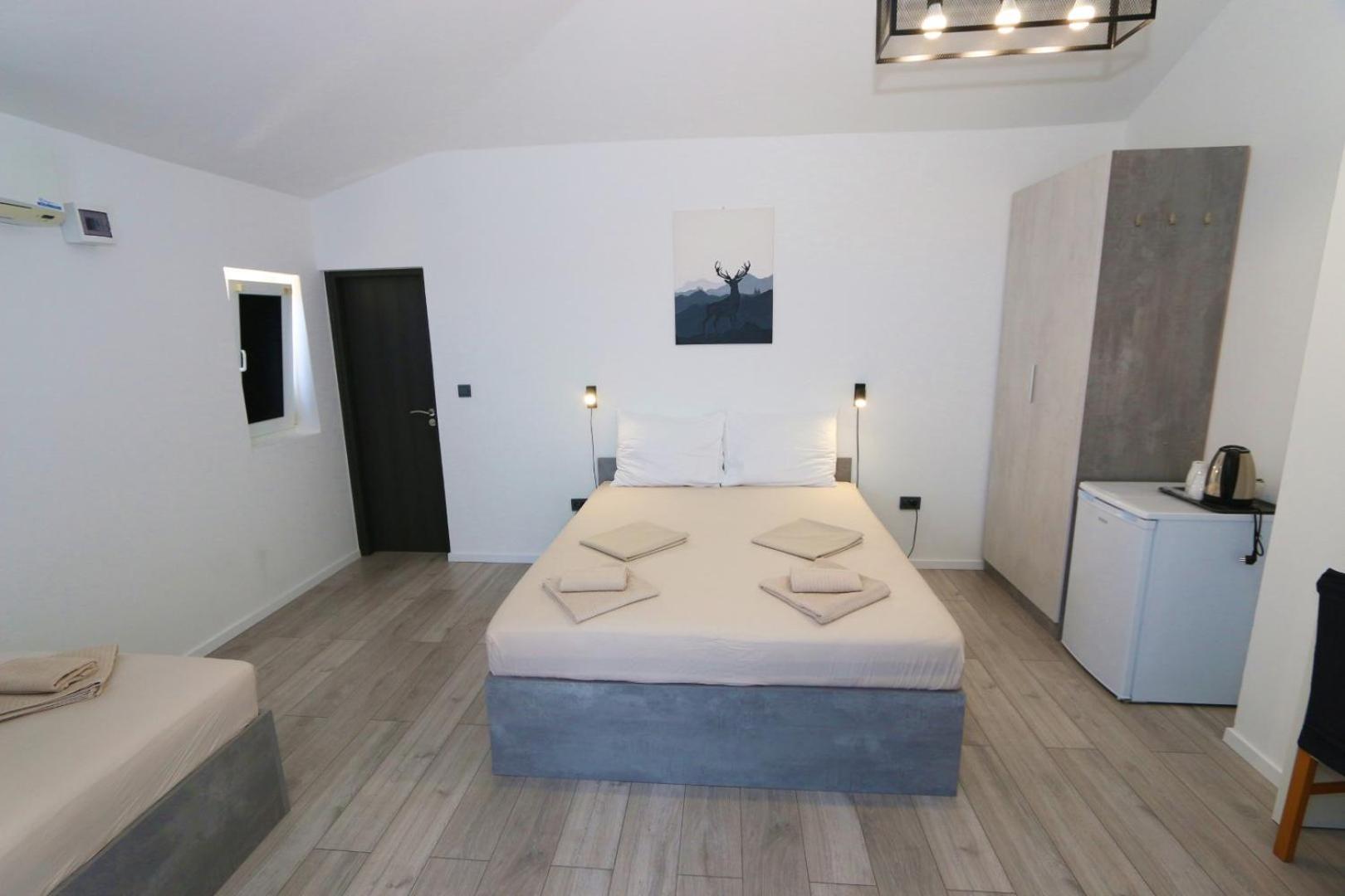 Triple Room - Photo 12