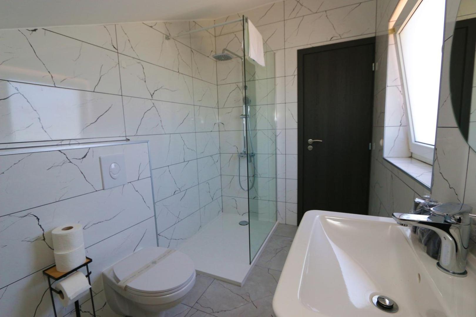 Triple Room - Photo 7