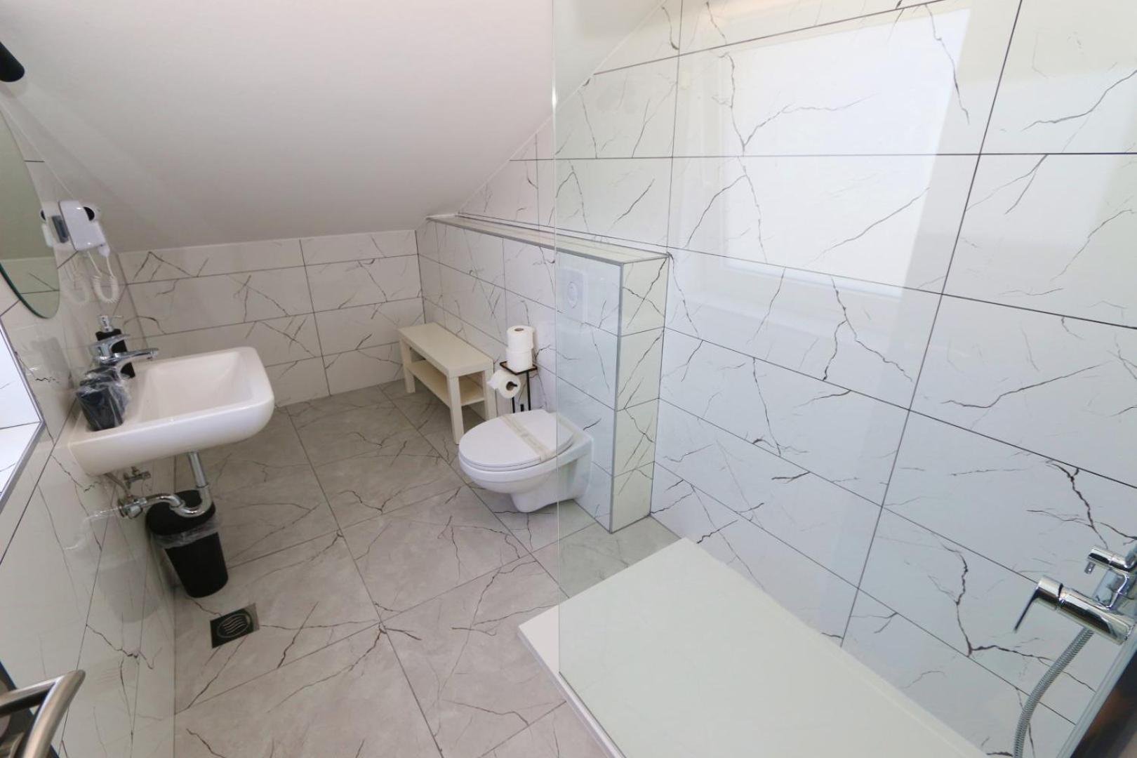 Triple Room - Photo 5