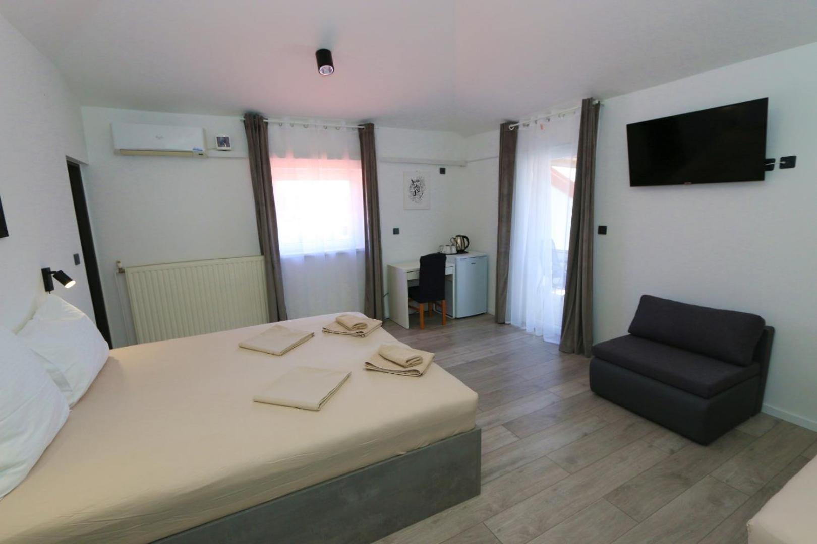 Triple Room - Photo 35