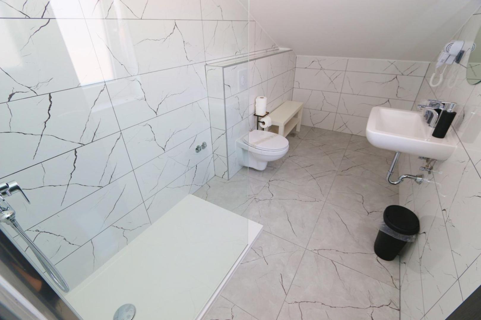 Triple Room - Photo 21
