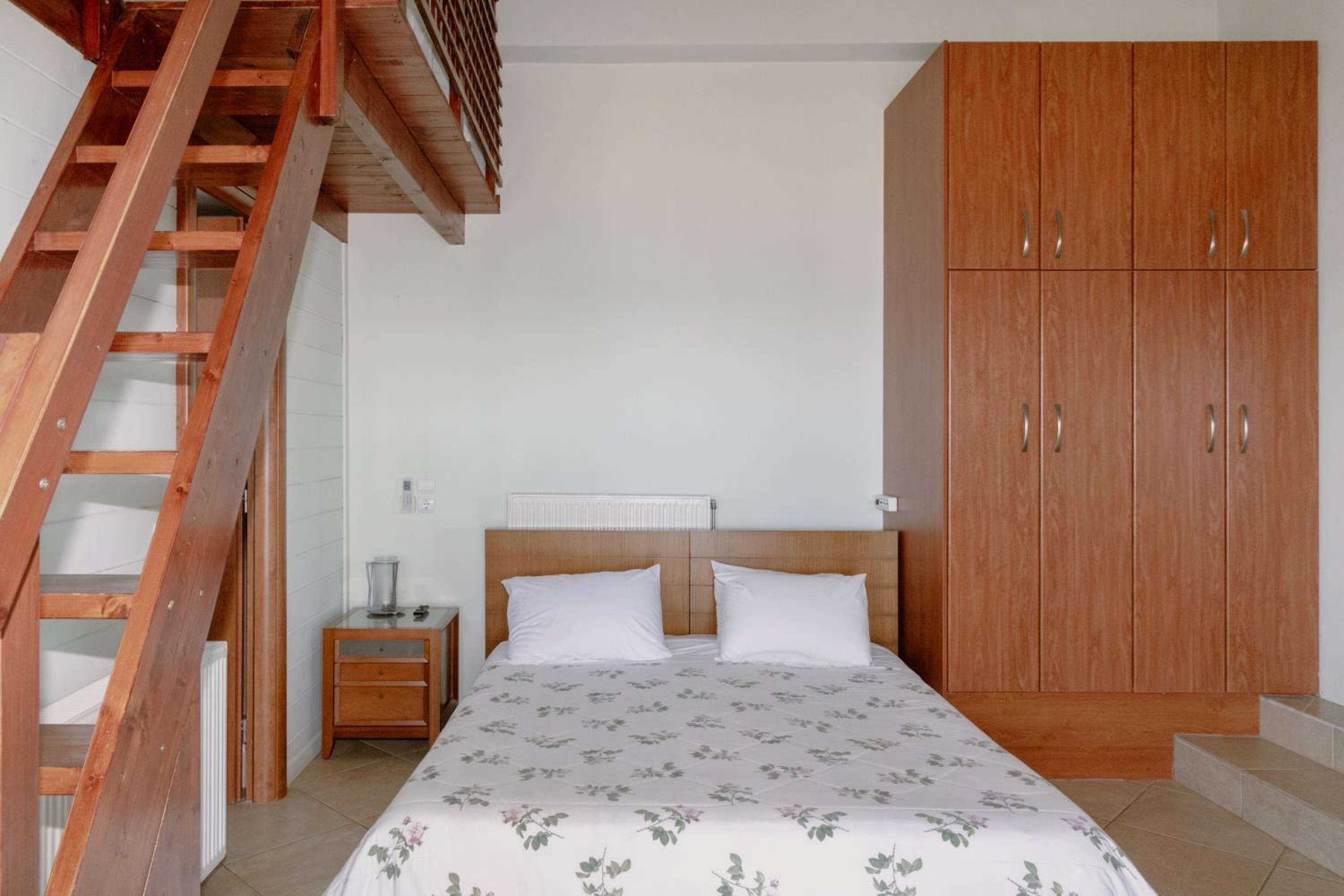 Superior 1-Bedroom Apartment  - Split Level