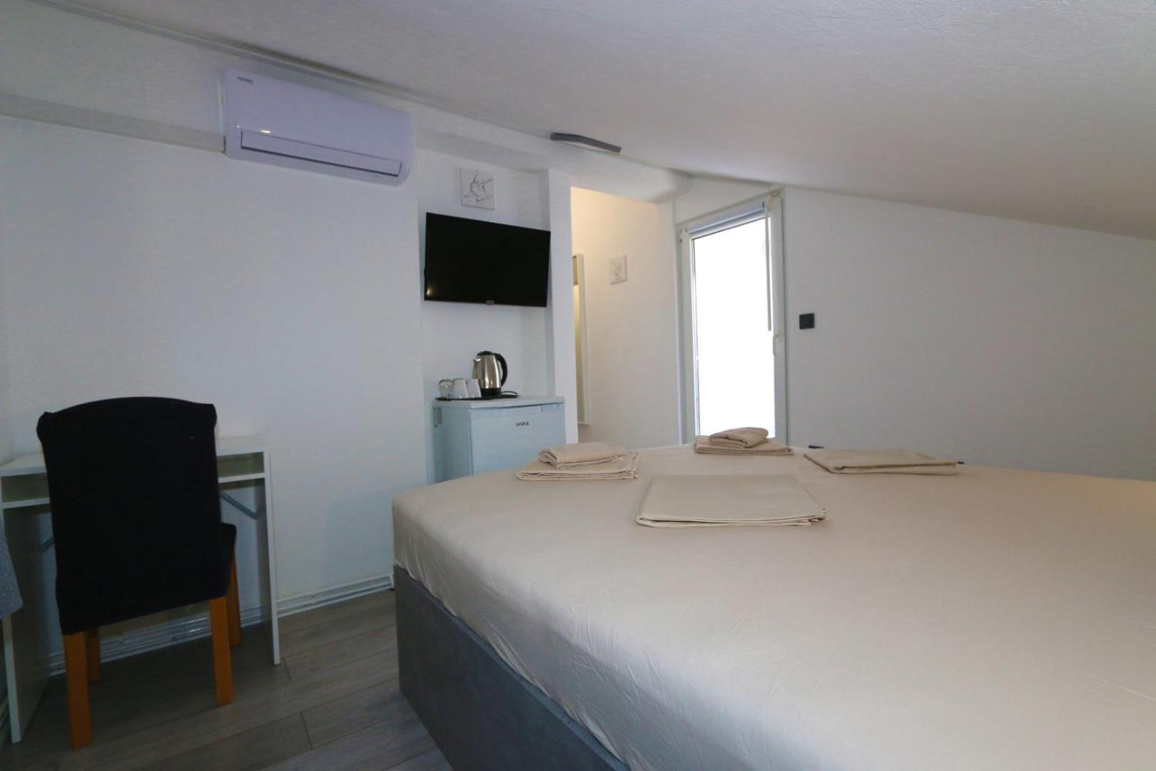 Double Room with Terrace - Attic - Photo 9