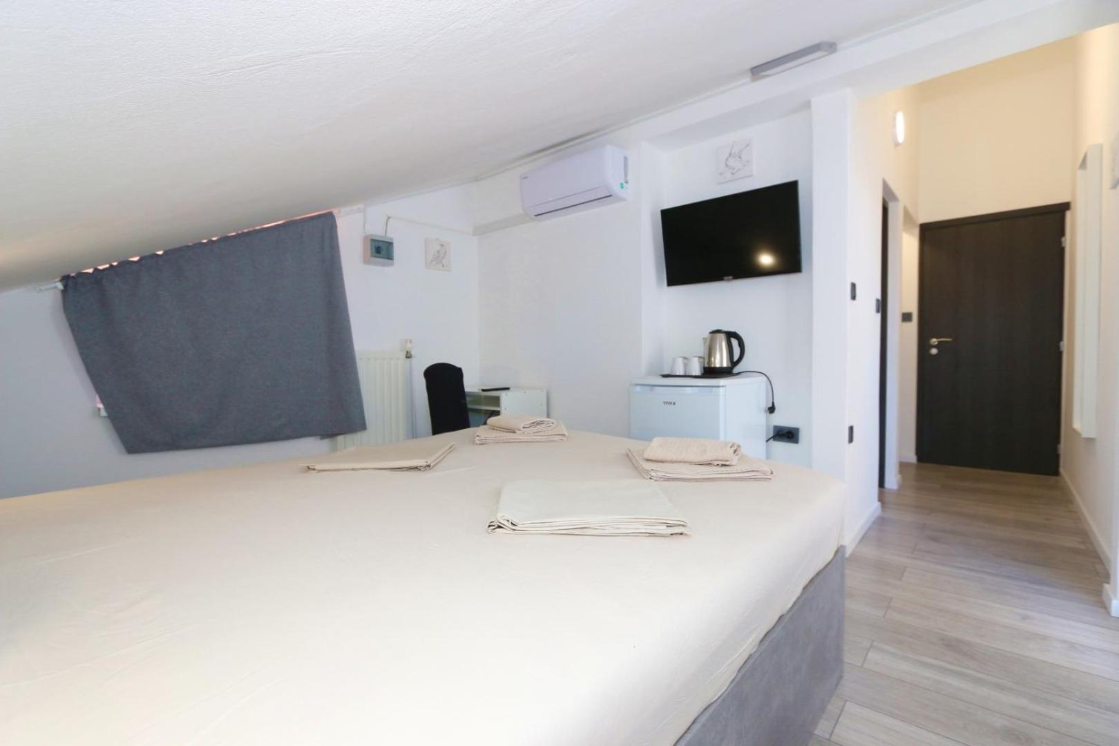 Double Room with Terrace - Attic - Photo 8