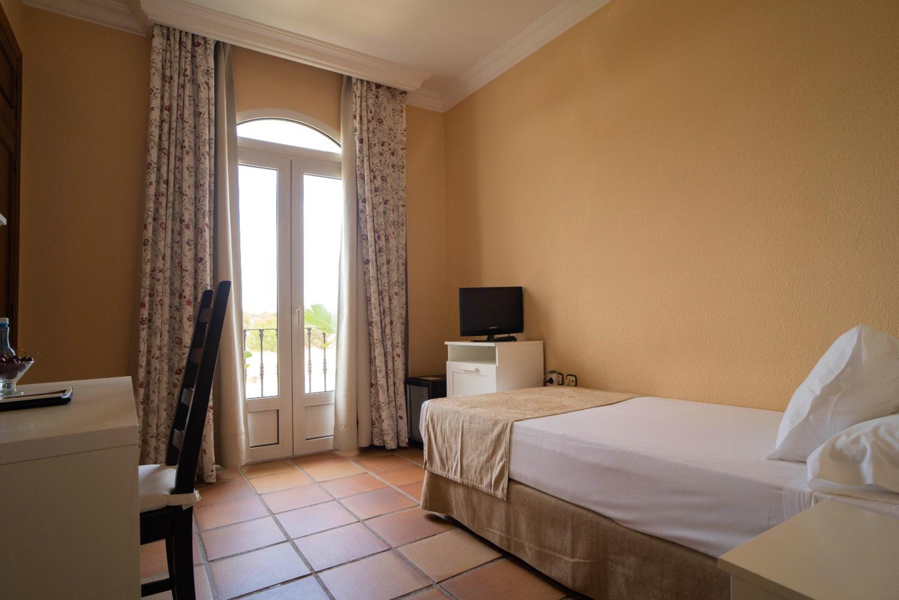 Single Room photo 3