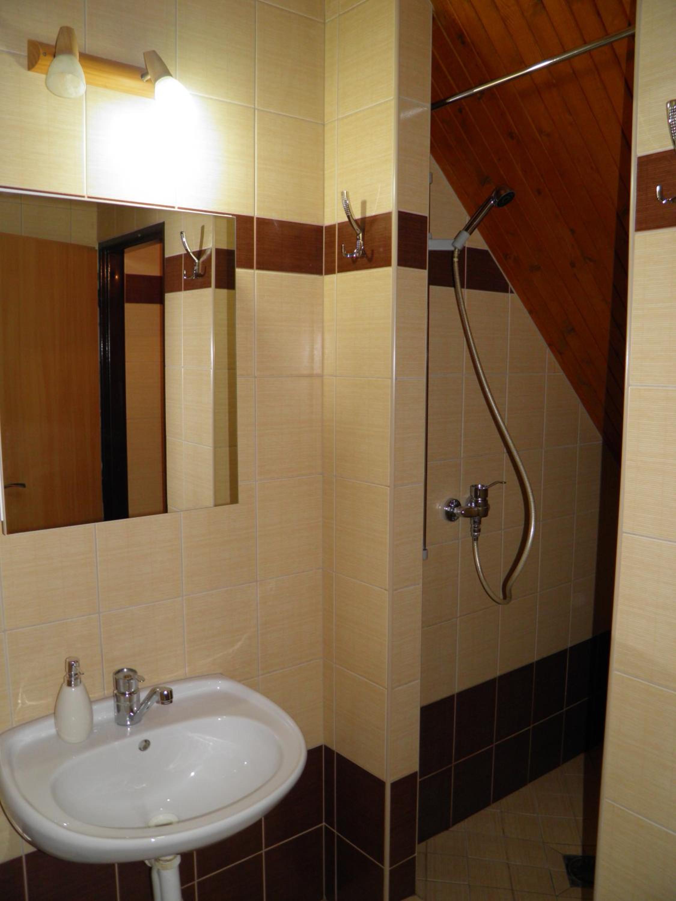 One-Bedroom Apartment - Photo 1