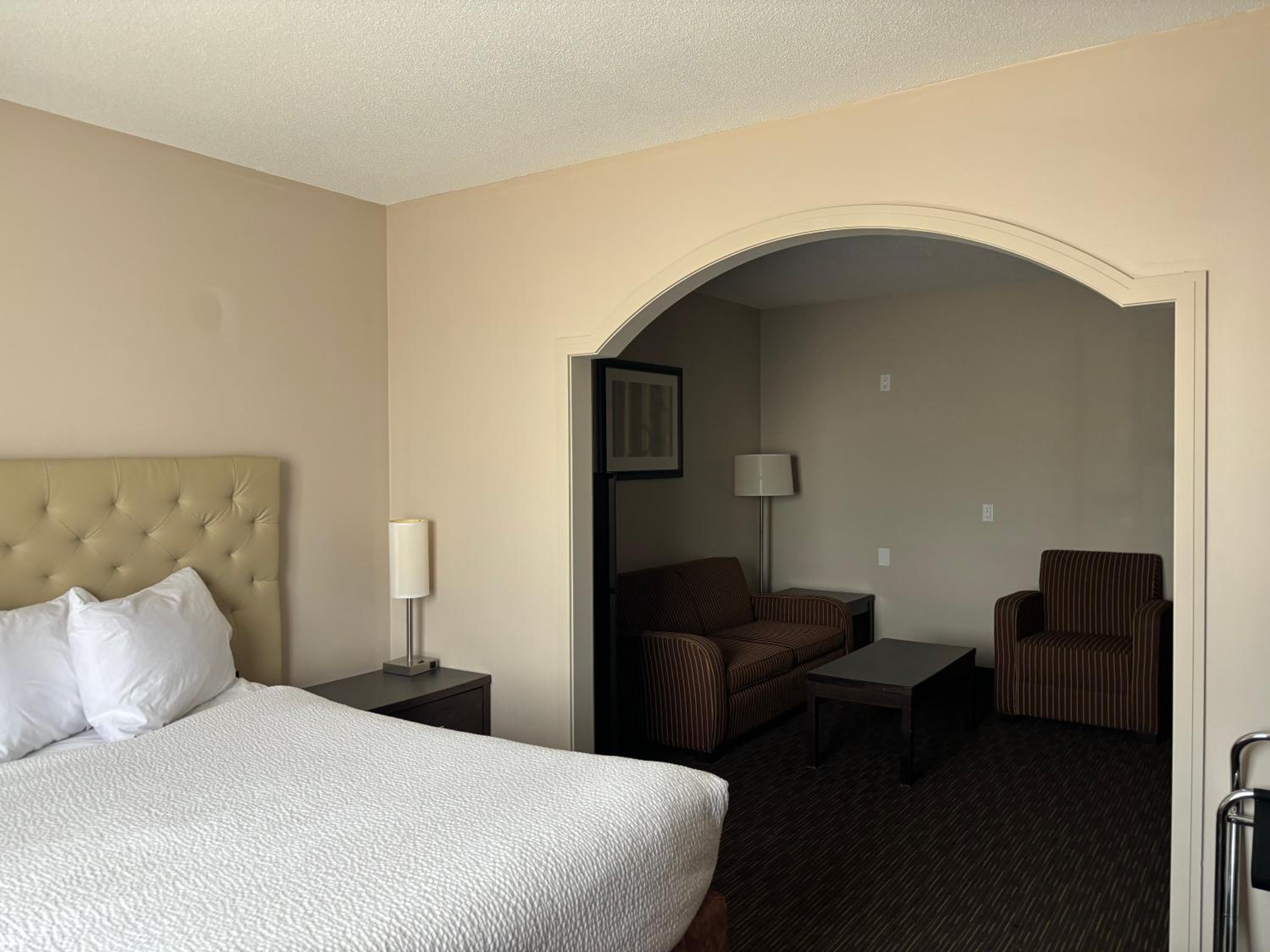 Queen Room - Disability Access - Photo 7