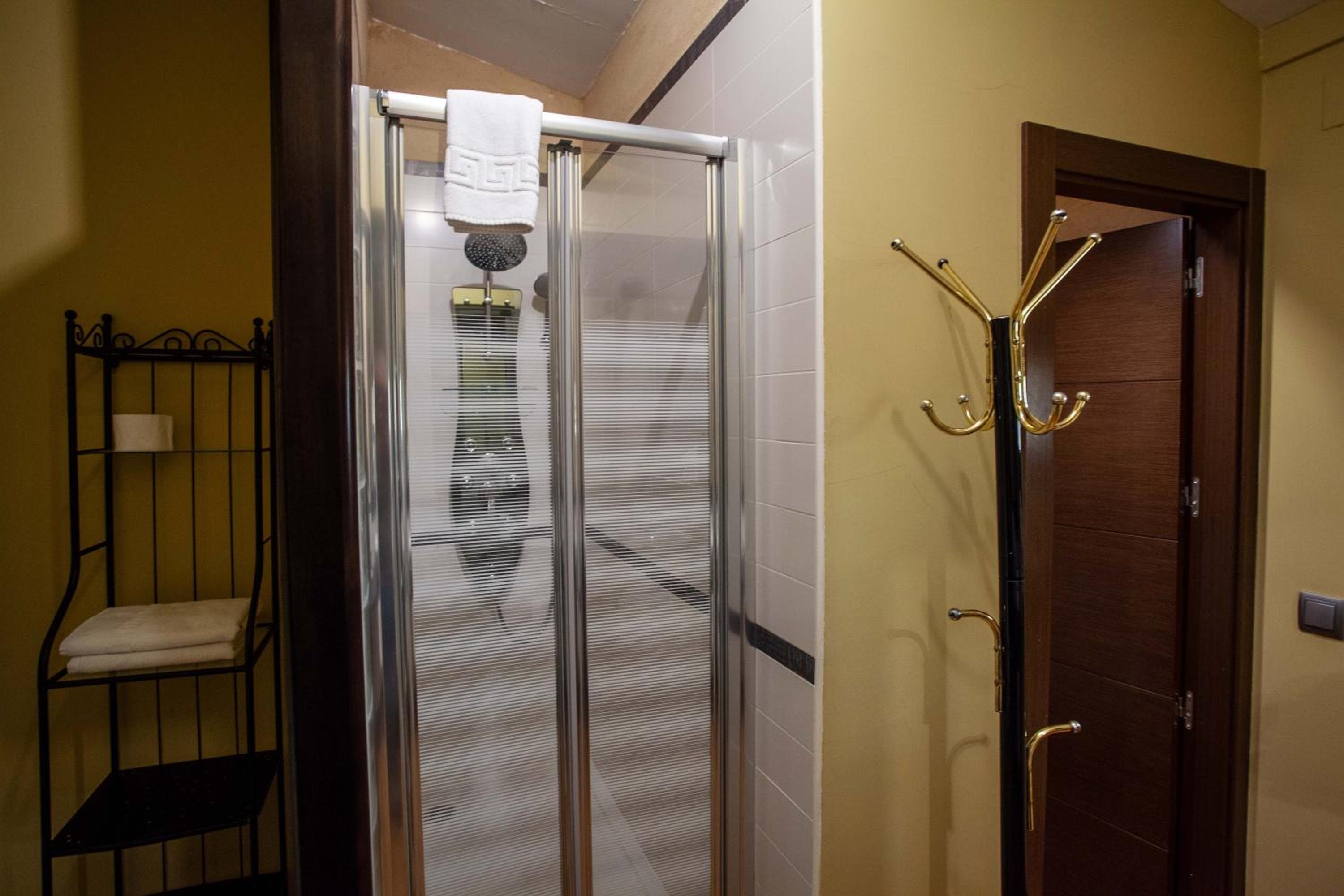 Suite - Photo 3