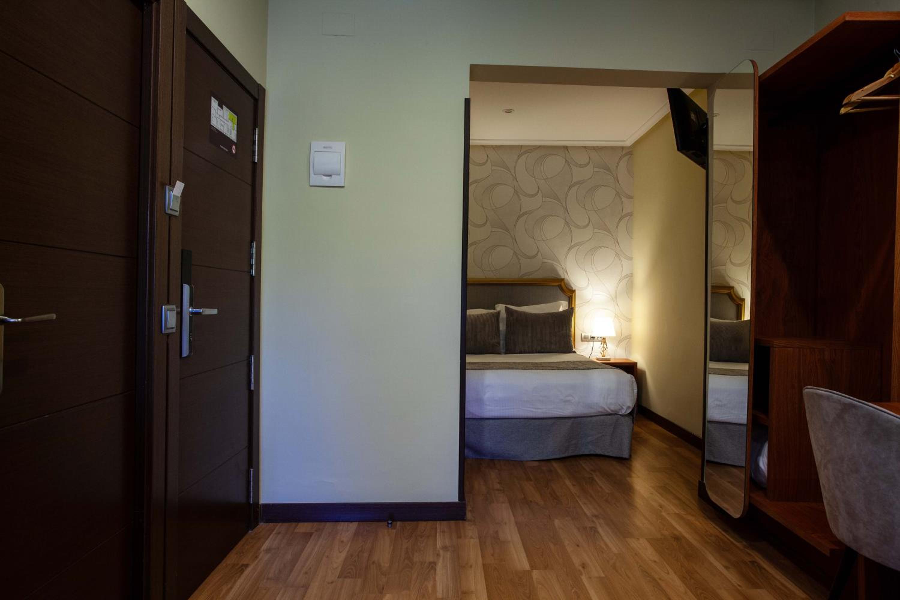 Superior Double Room - Photo 1