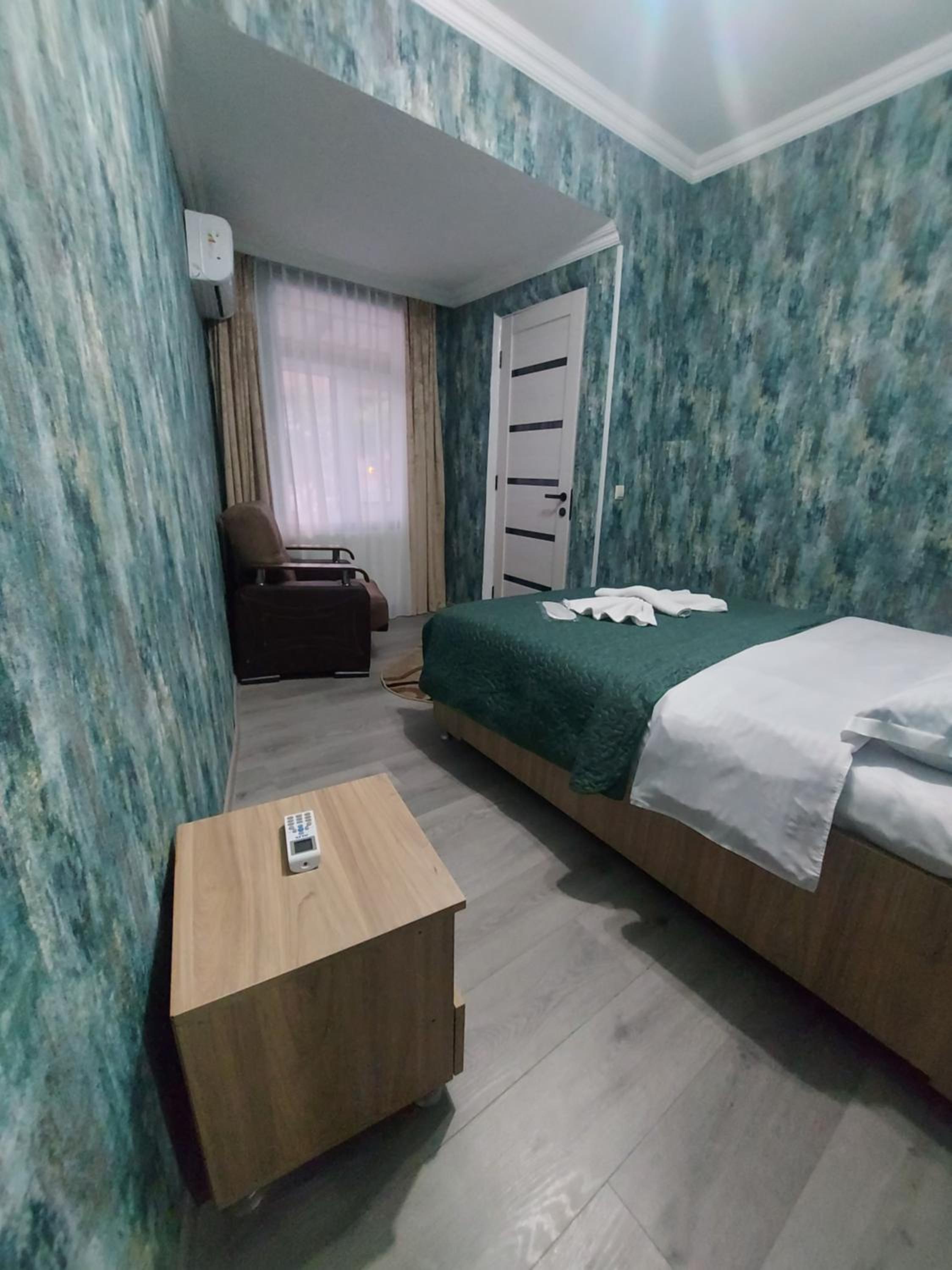 Large Double Room photo 1