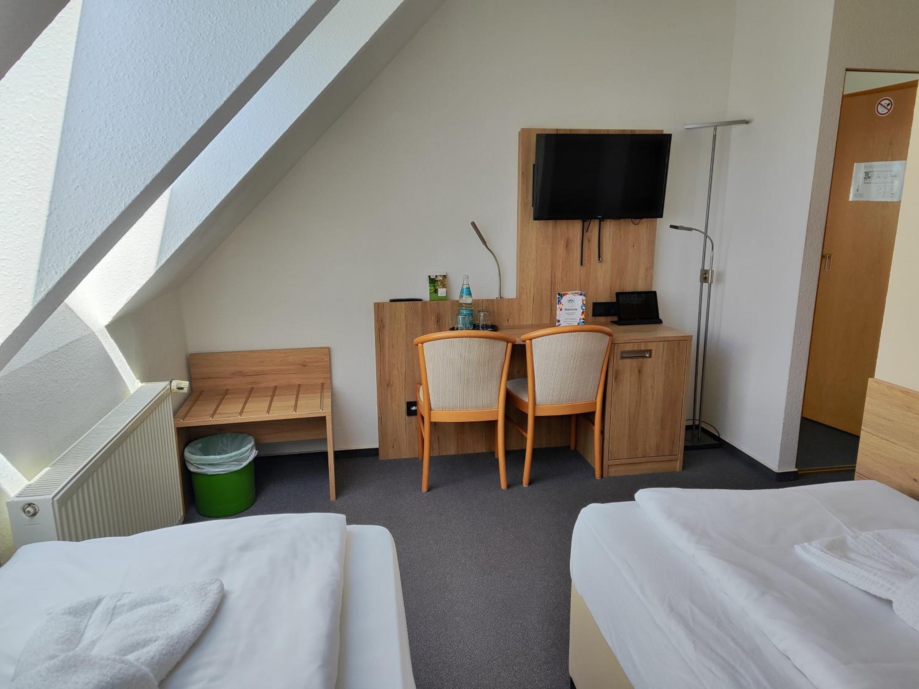 Small Double or Twin Room photo 2