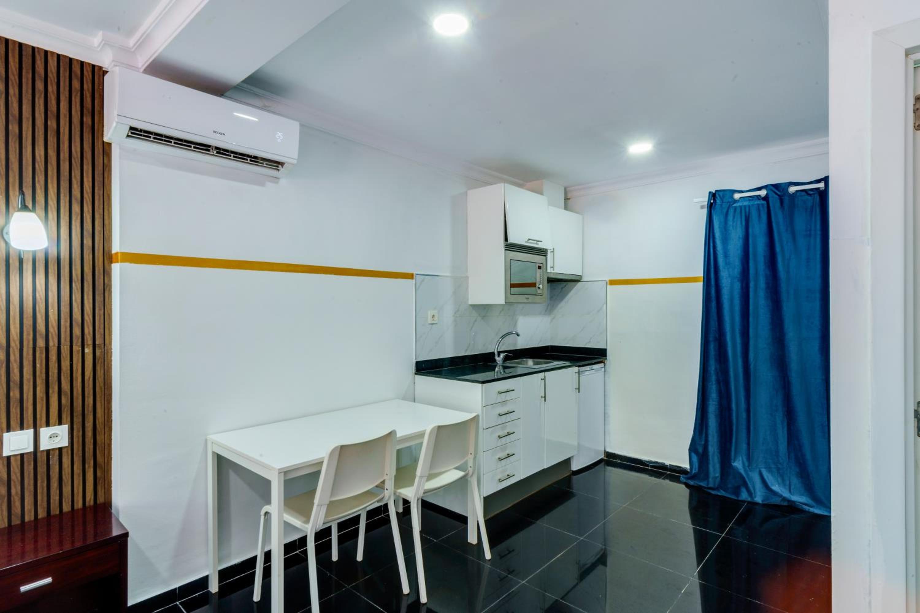 Family Studio - Photo 9