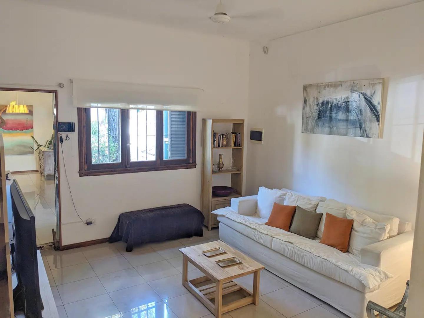 One-Bedroom House photo 1