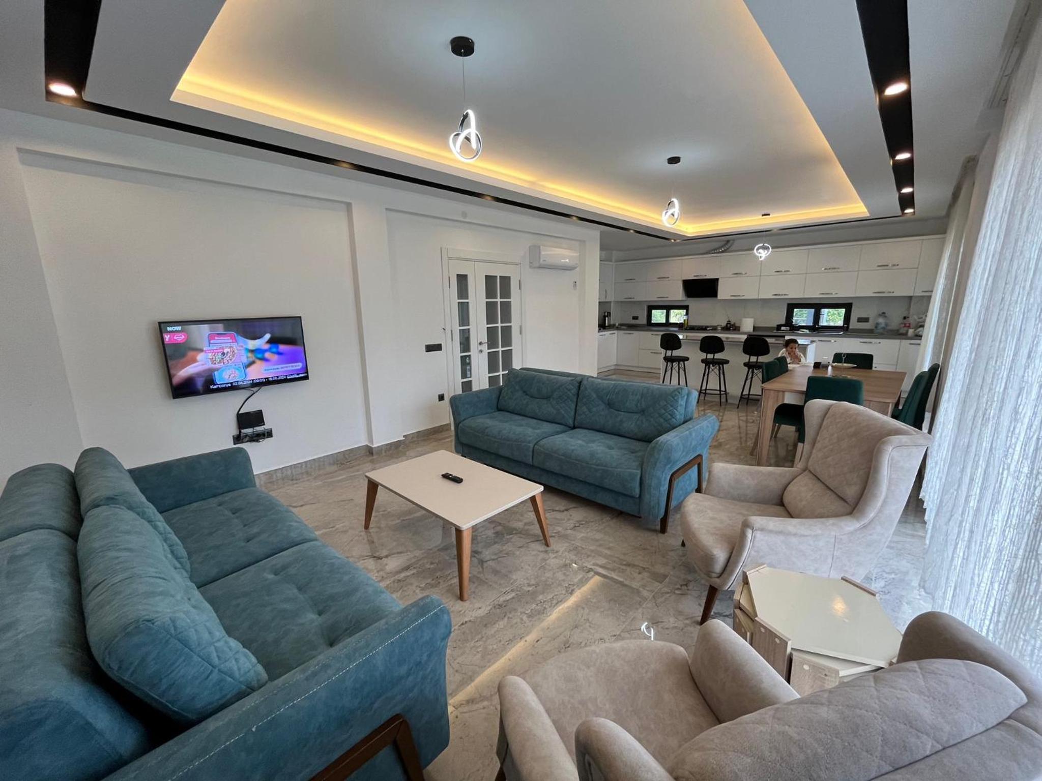 Villa photo 2