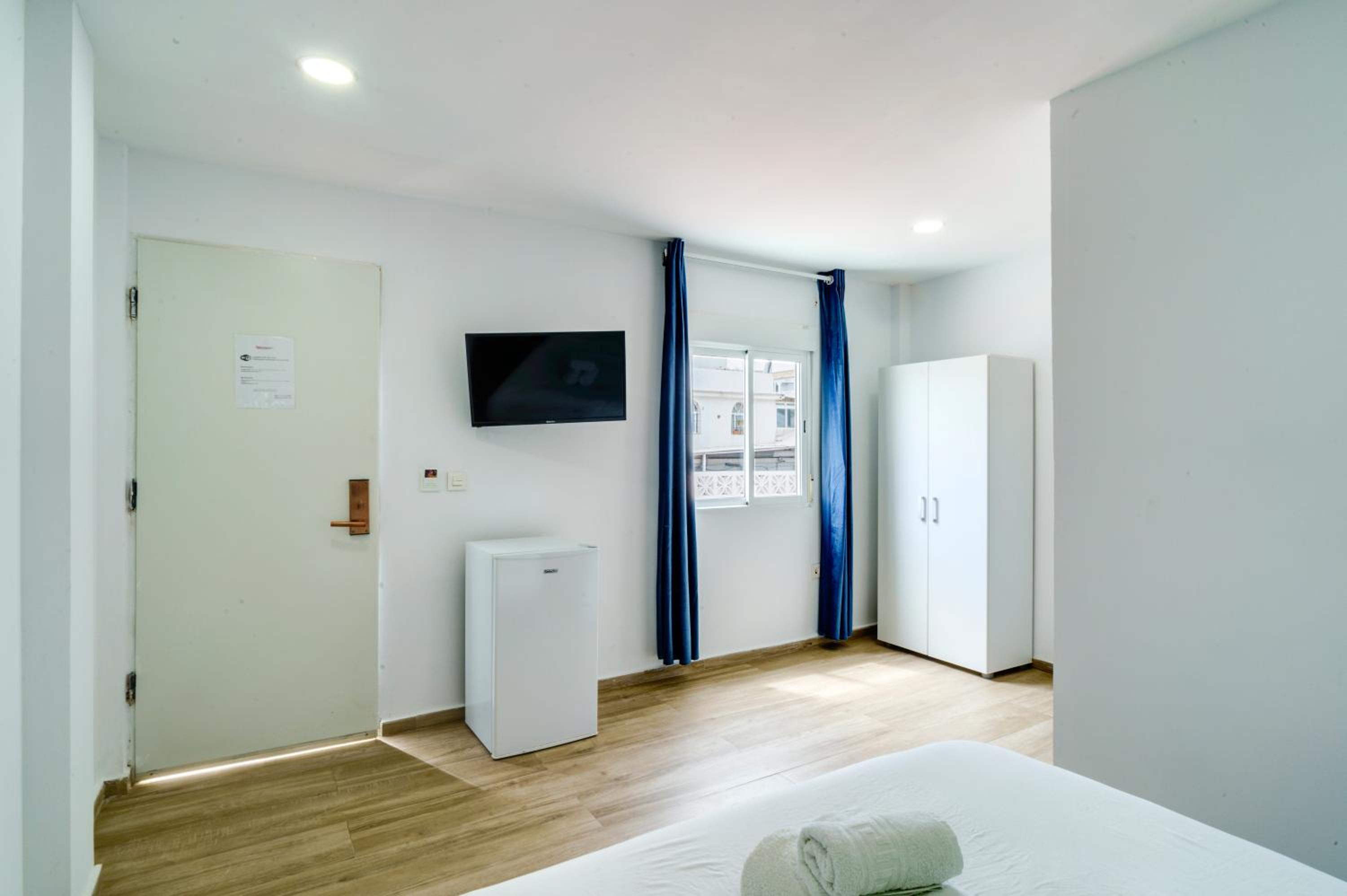 Double Room - Photo 6