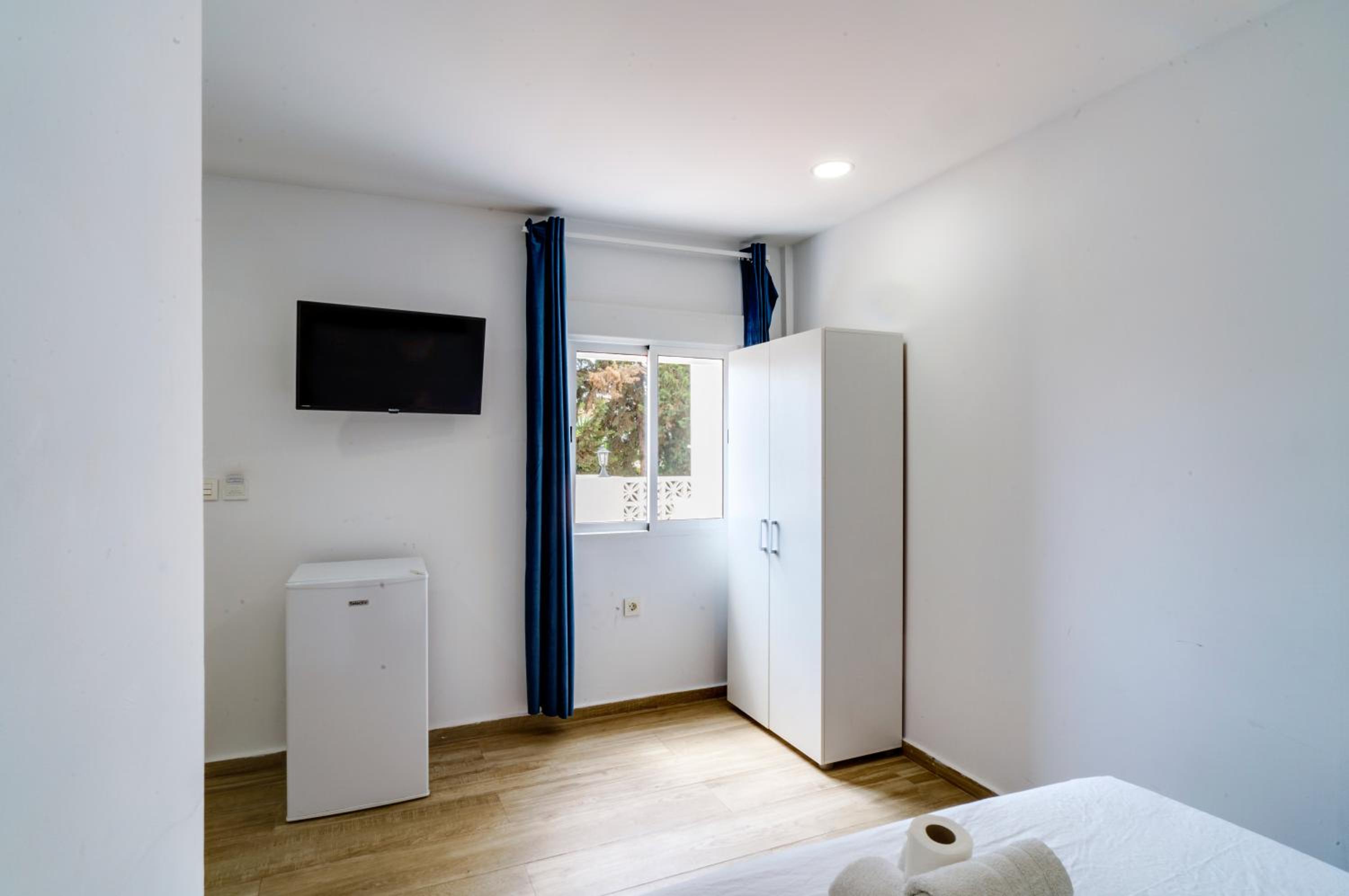 Double Room - Photo 18