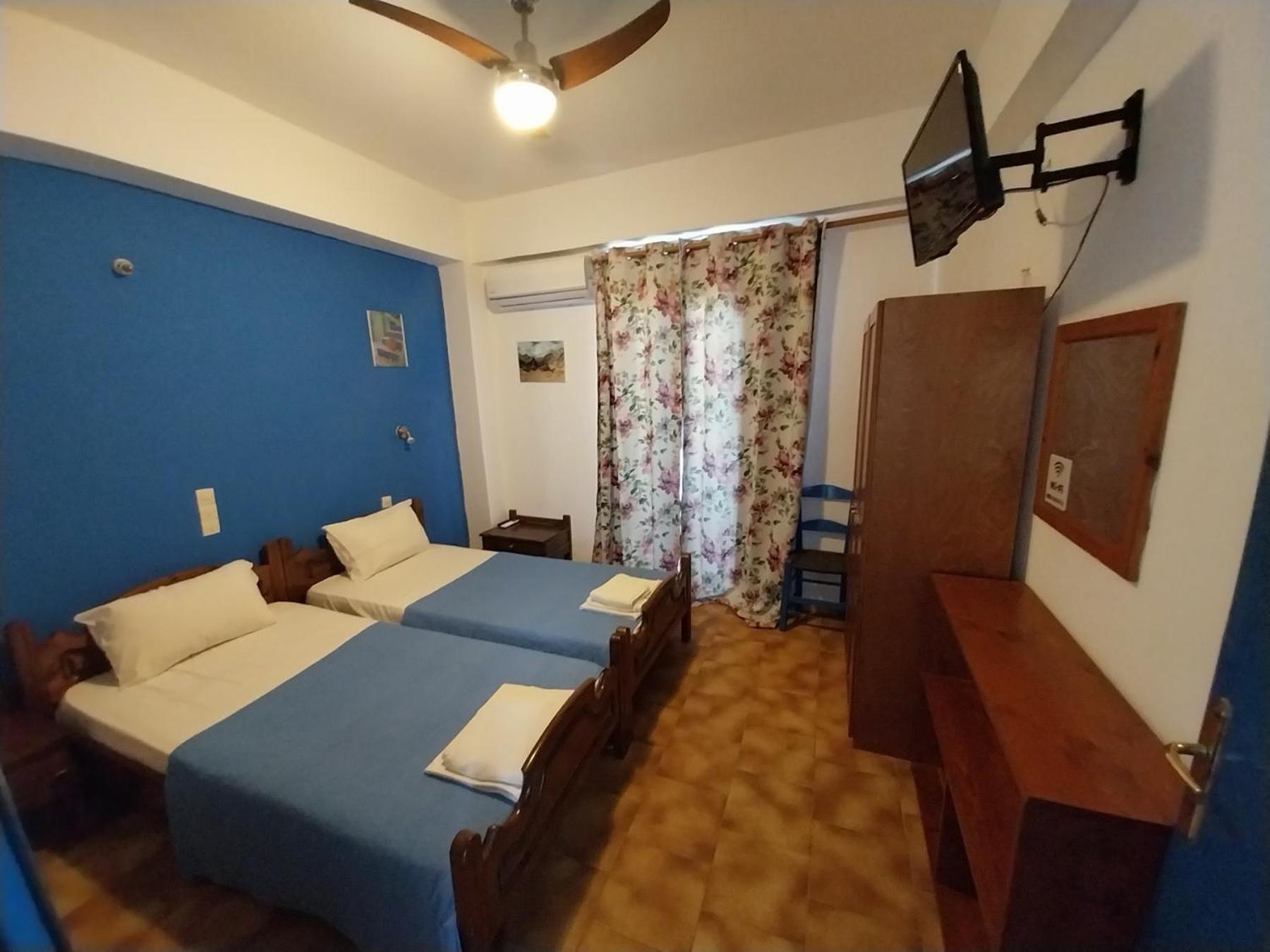 Twin Room with Mountain View photo 3