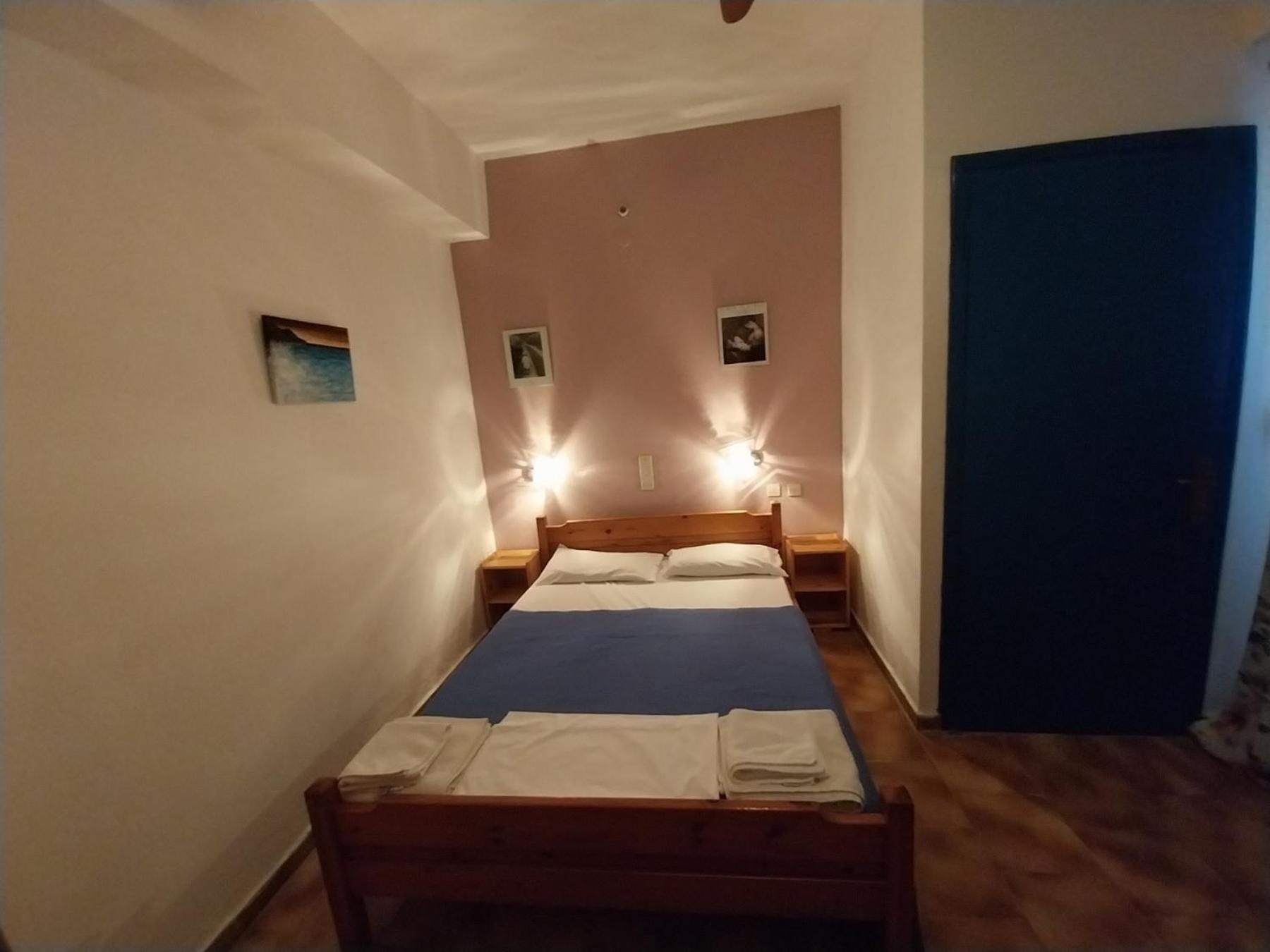 Single Room with Private Bathroom photo 1